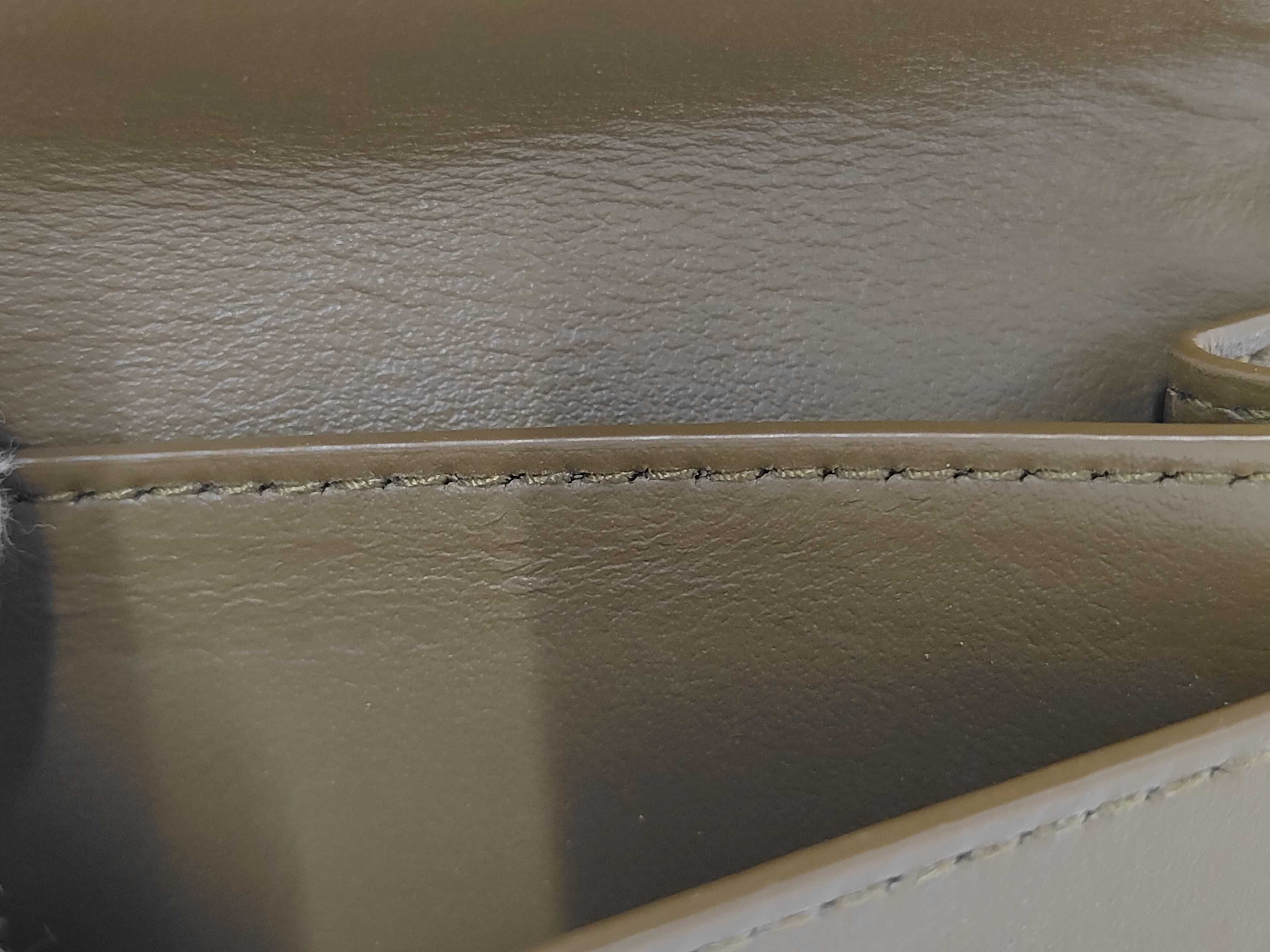 coin case — view 8
