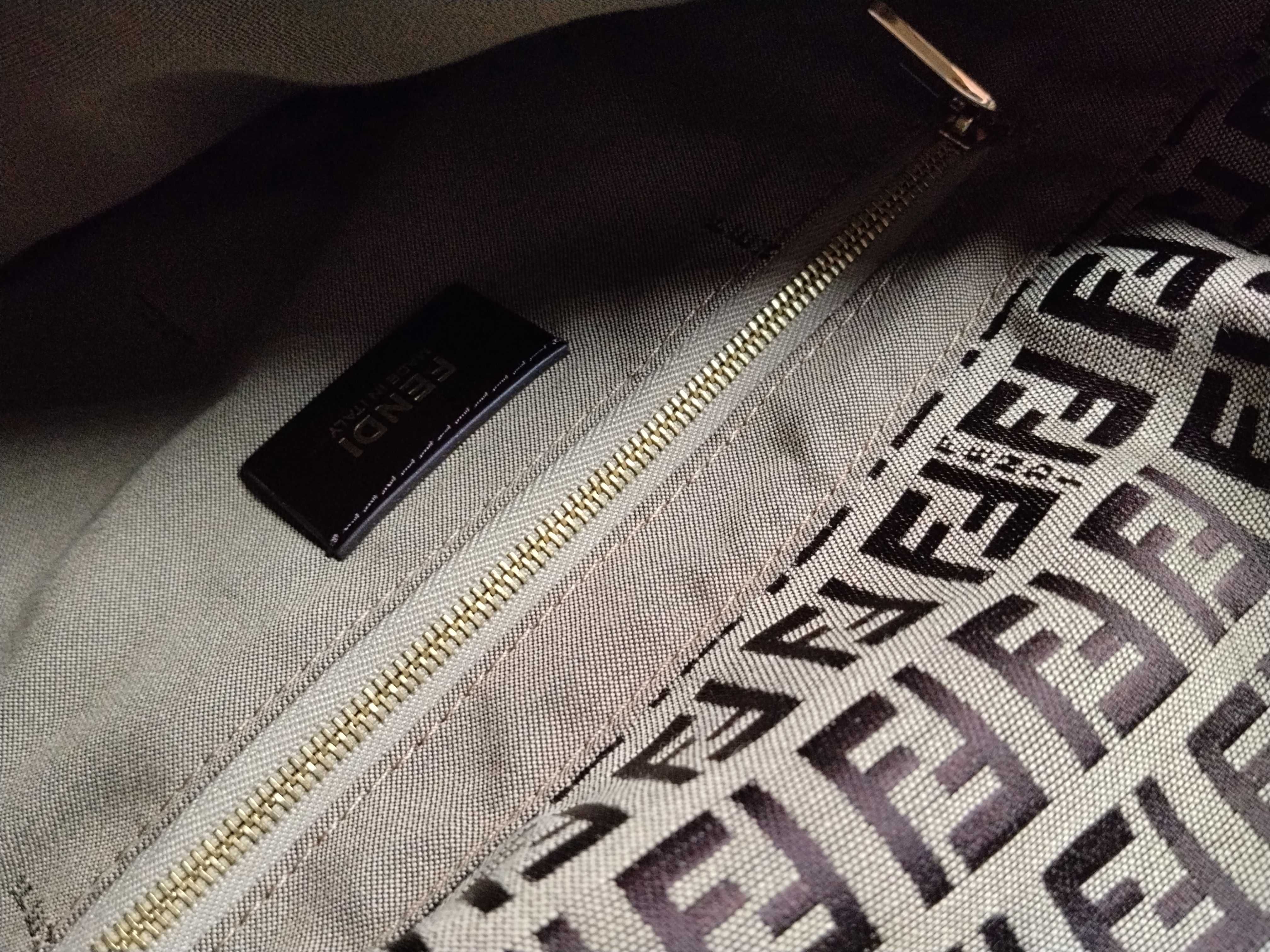 Mamma Fendi Mamma Bucket Shoulder Bag — view 14