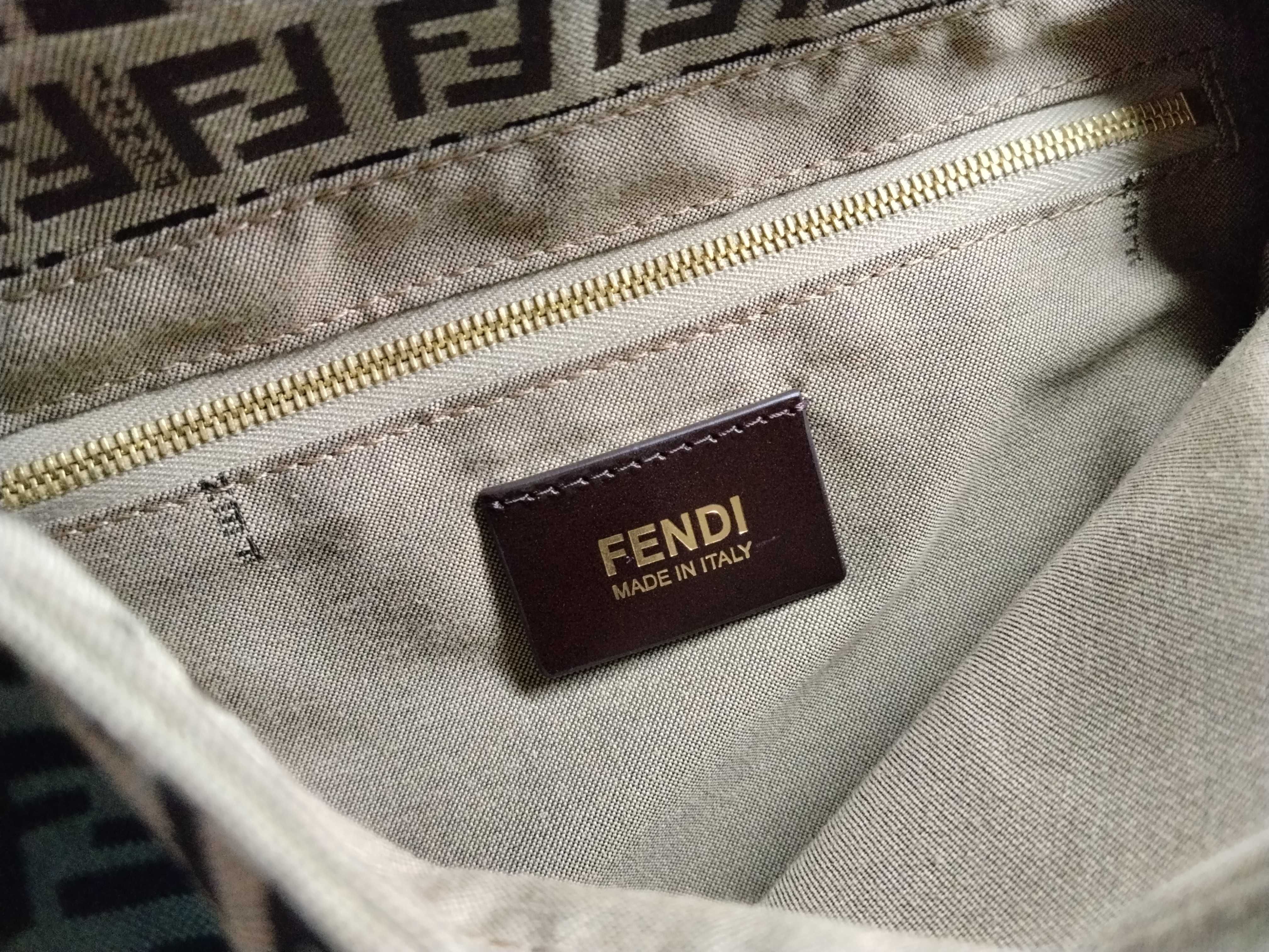 Mamma Fendi Mamma Bucket Shoulder Bag — view 15