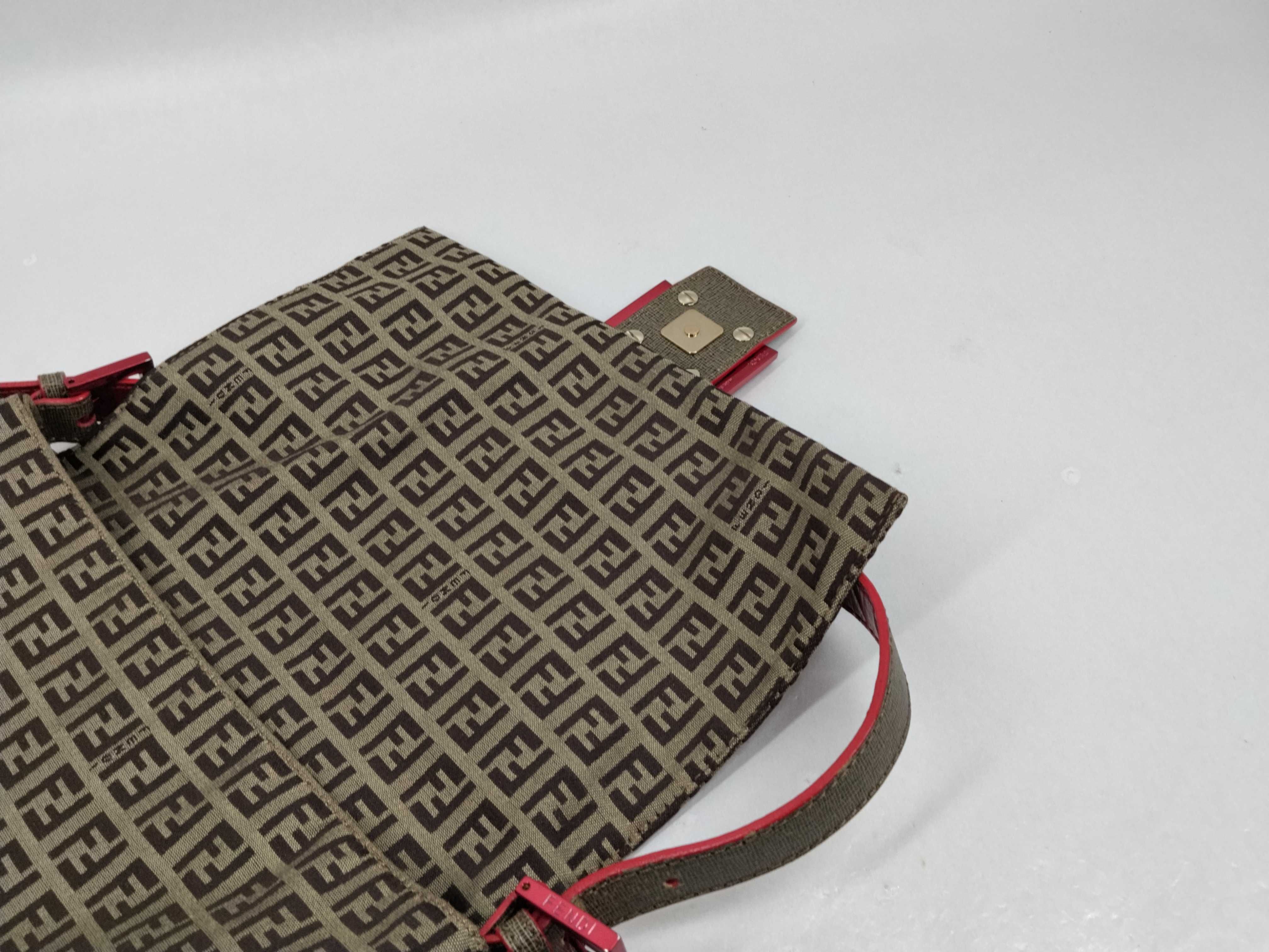 Mamma Fendi Mamma Bucket Shoulder Bag — view 8