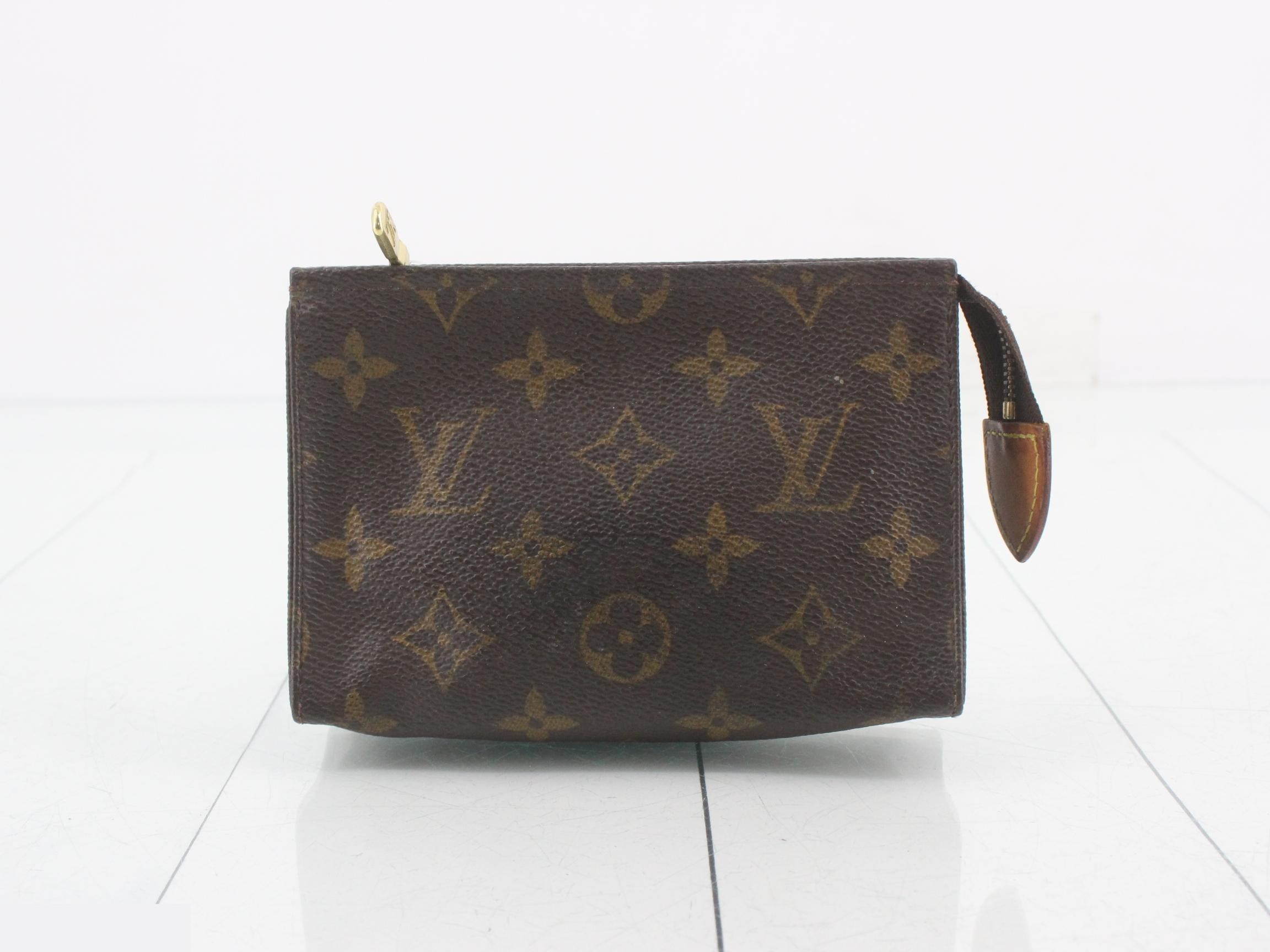 Pochette Toilette 15 Monogram M47546