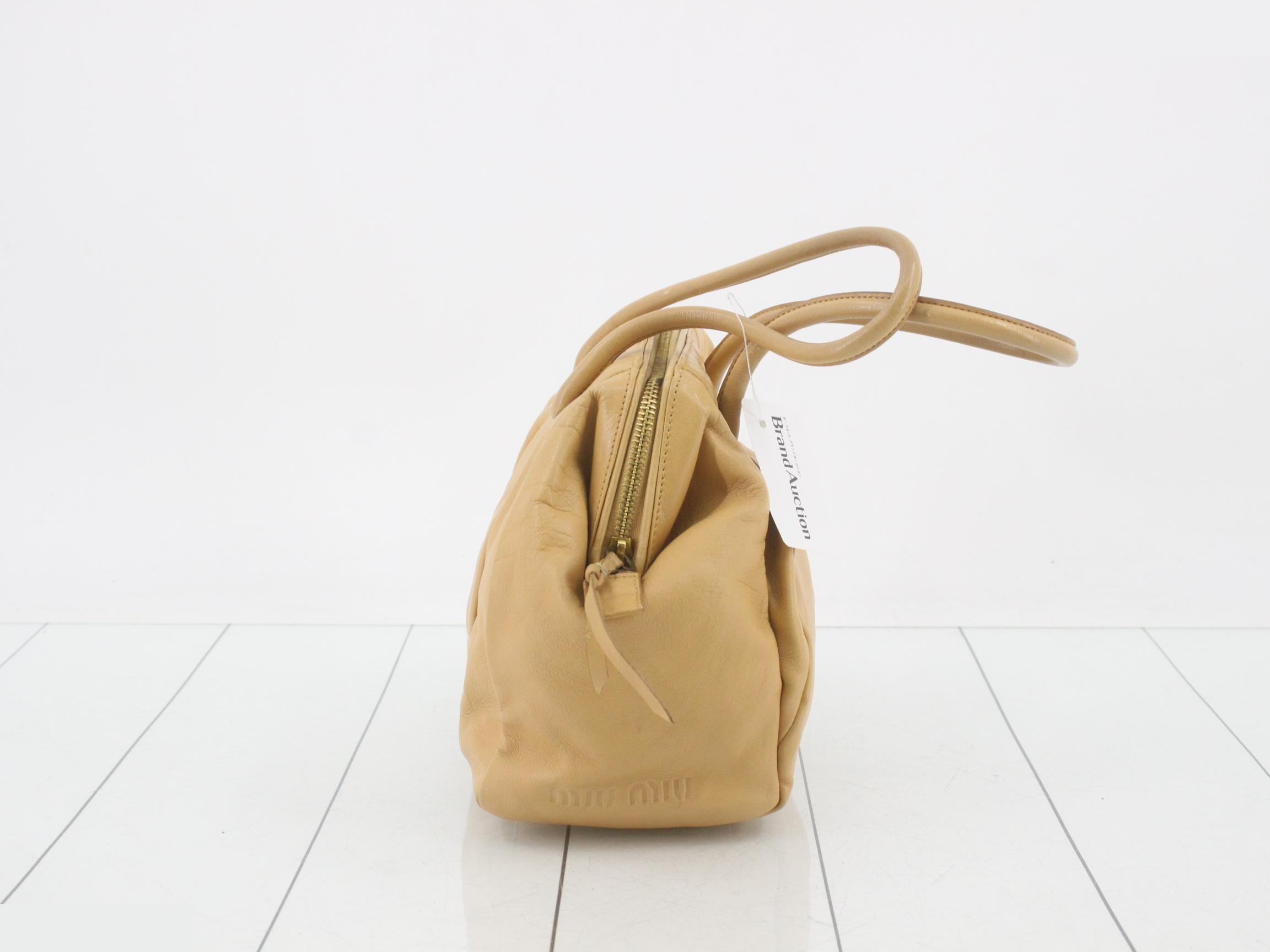 Logo embossed bag — view 4