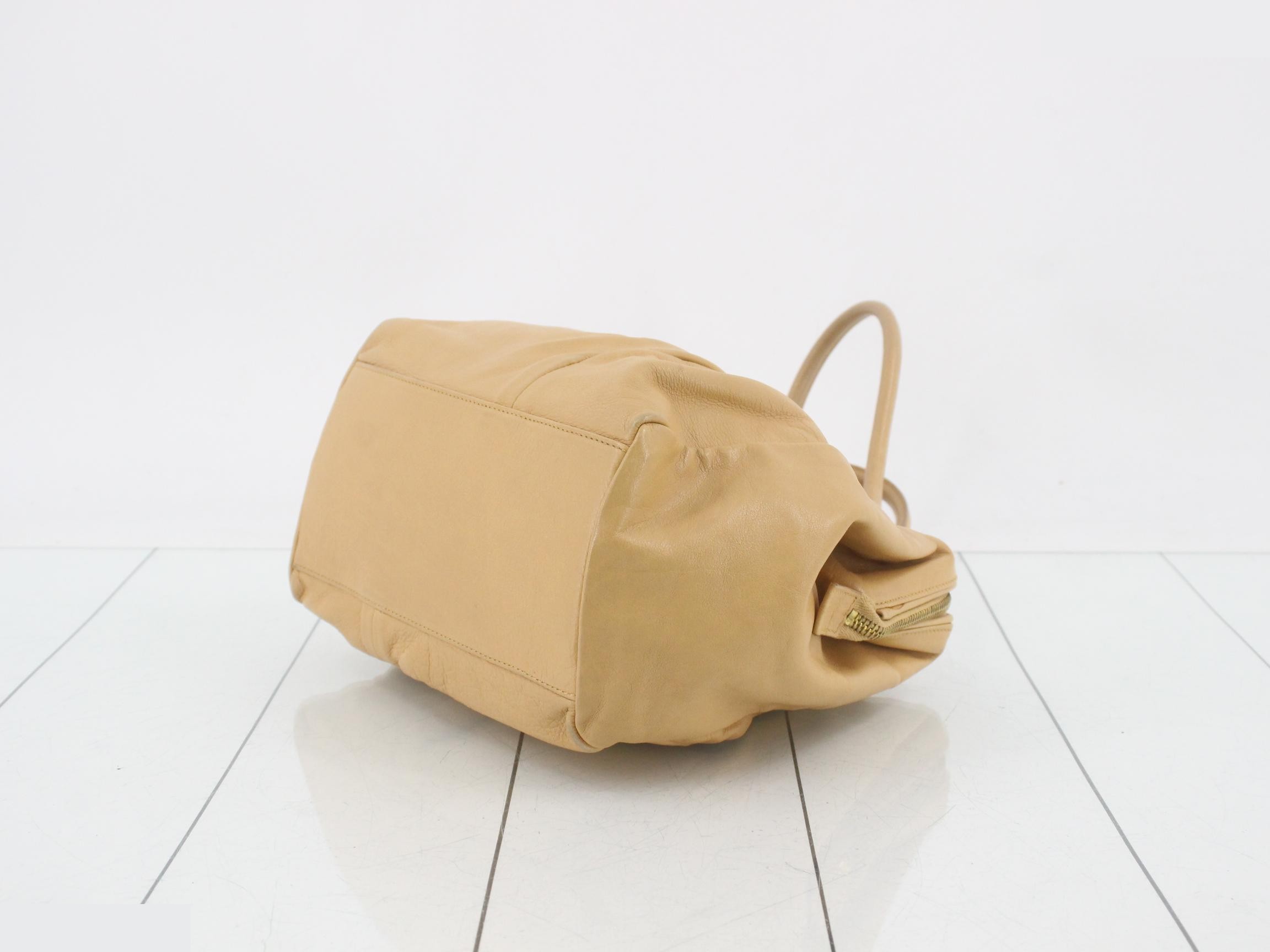 Logo embossed bag — view 6
