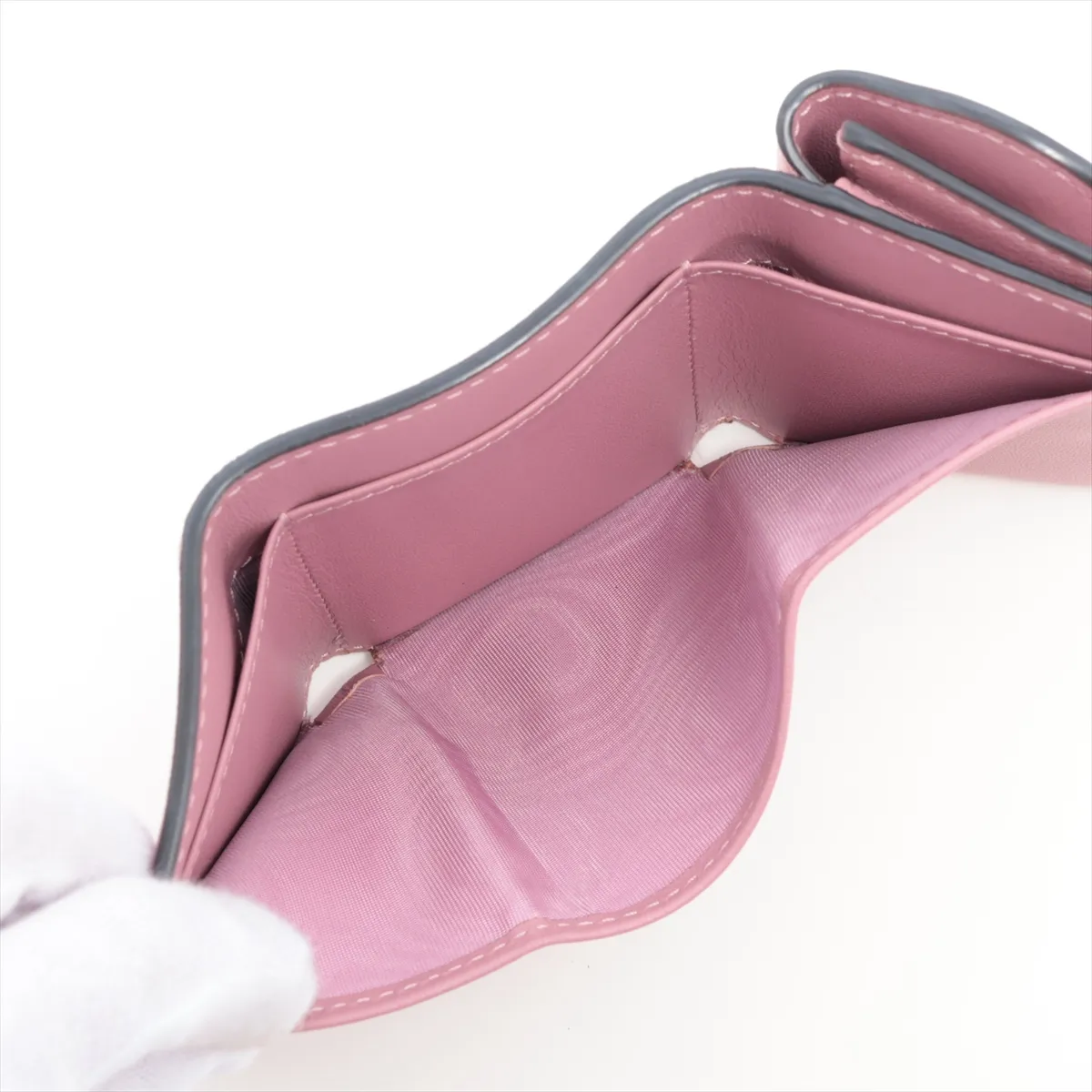 Saddle Leather Compact Wallet Pink — view 6