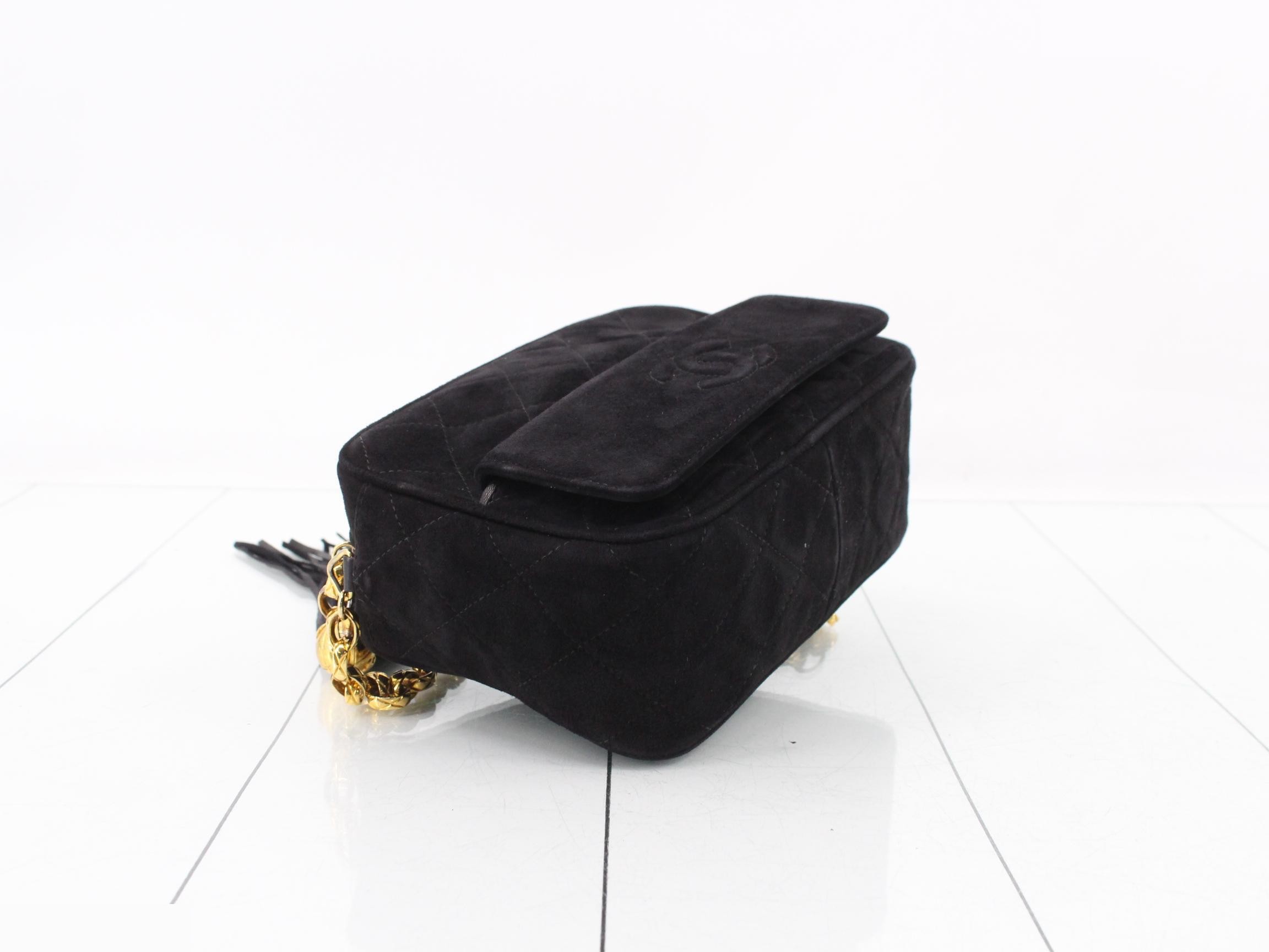 Matelassé suede chain shoulder bag with Coco Mark and tassel. — view 5
