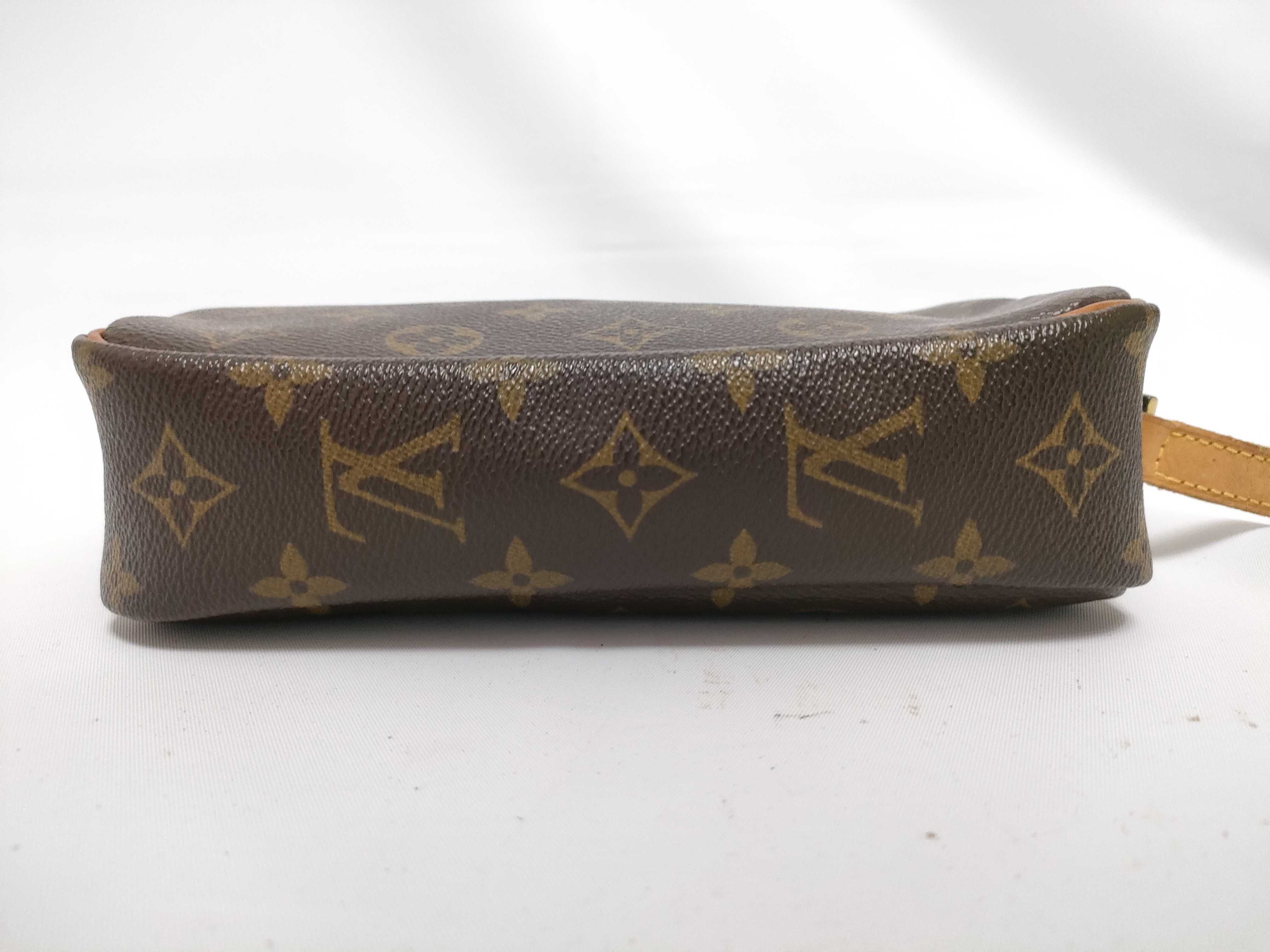 Monogram Louis Vuitton Pochette Cité Shoulder Bag — view 8