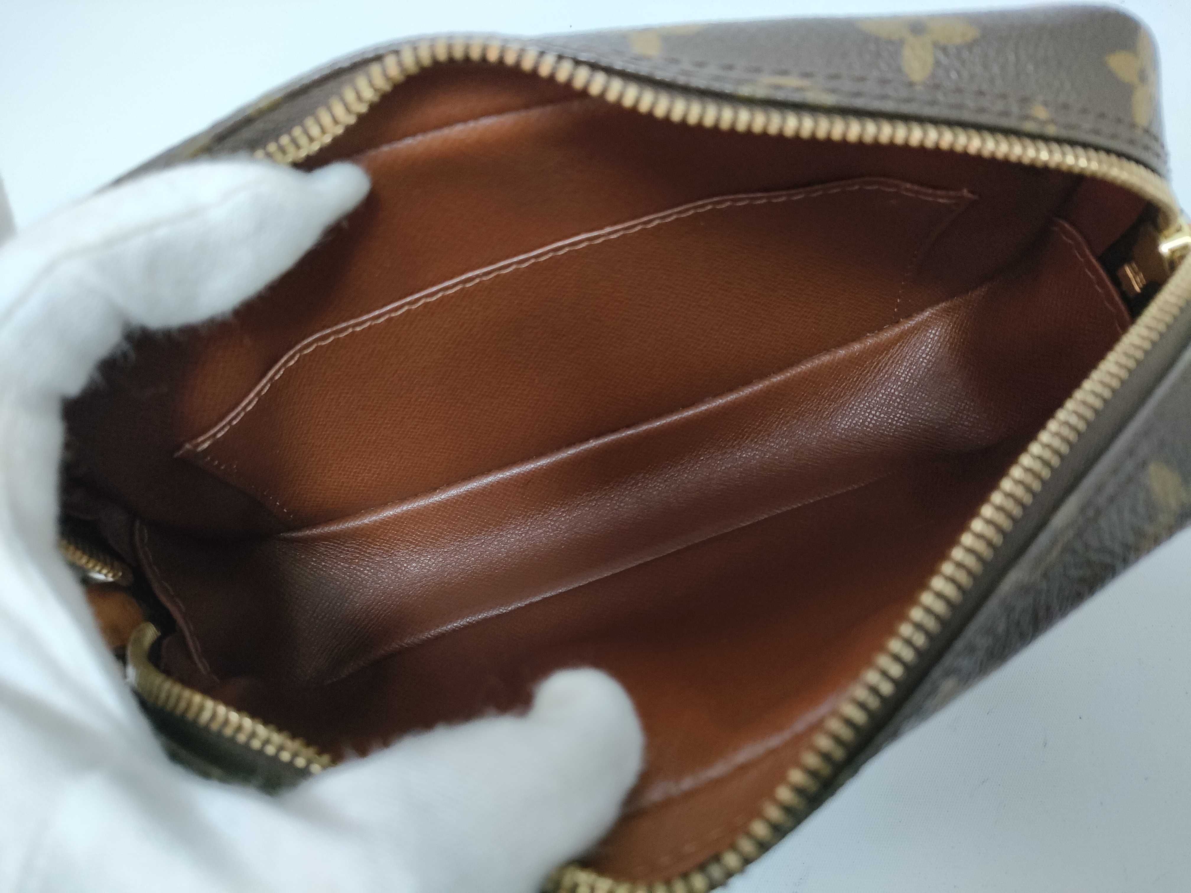 Monogram Louis Vuitton Pochette Cité Shoulder Bag — view 9