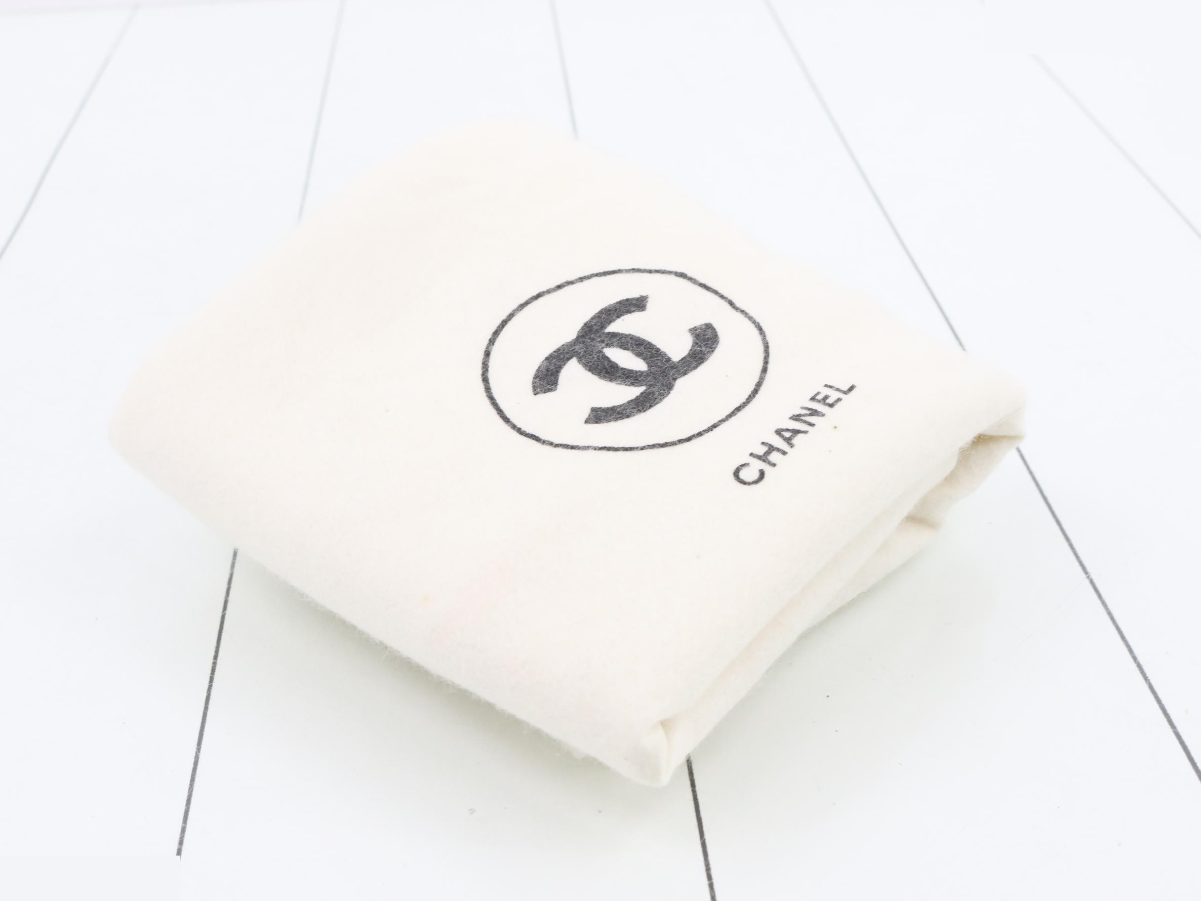 Shoulder bag, Matelassé, lambskin, fringe shoulder bag, model number 2. — view 7