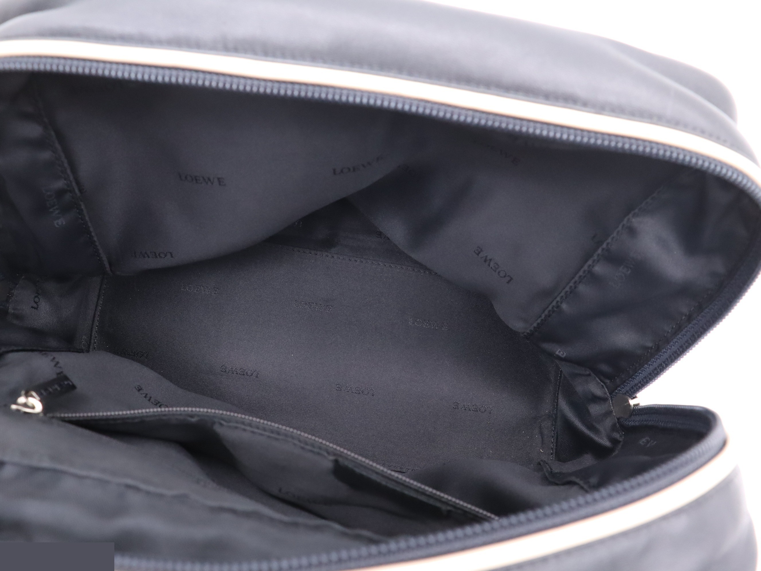Leather handbag, black and white, silver hardware. — view 7