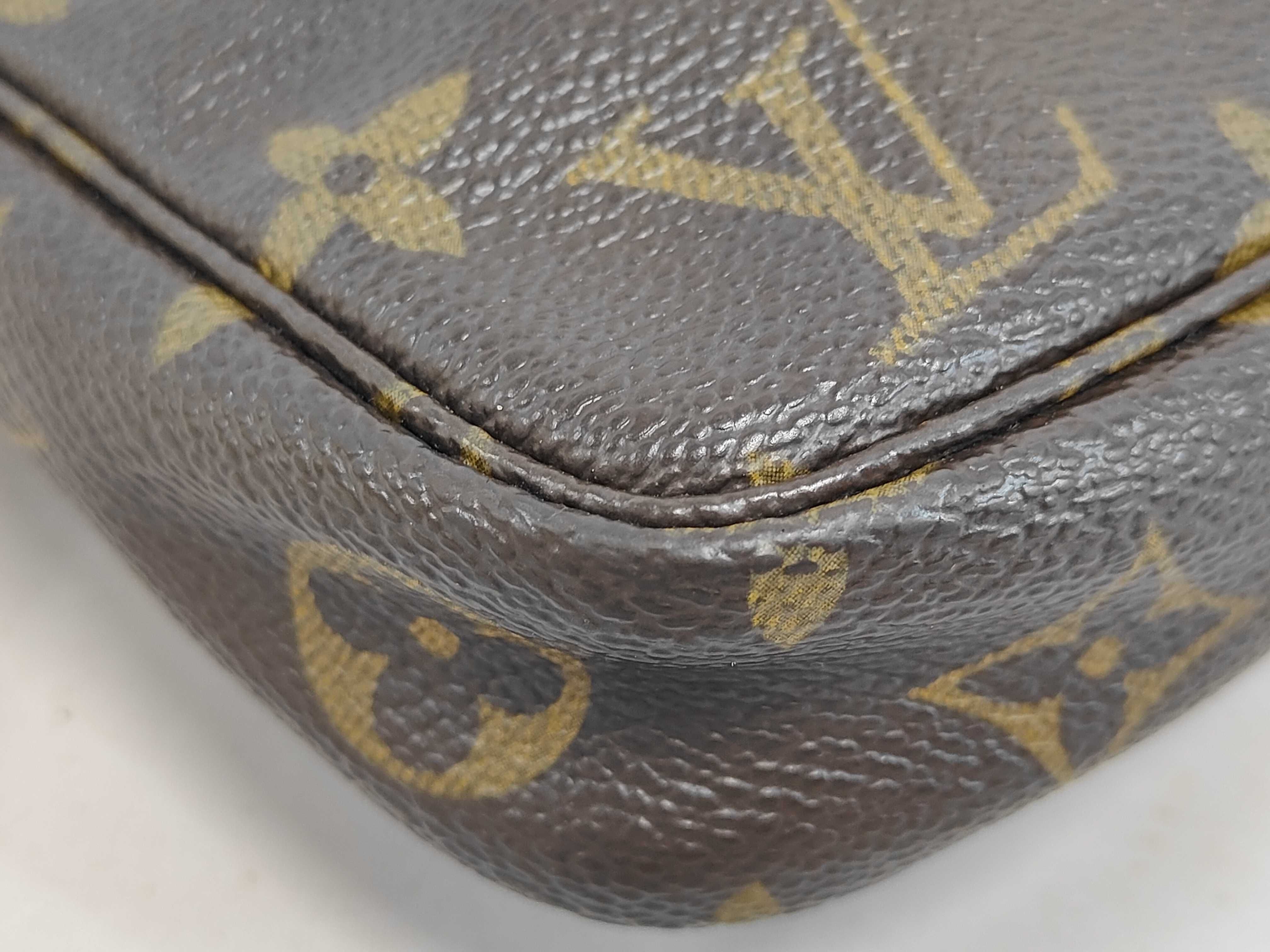 Monogram Accessoires Accessory Pouch — view 3
