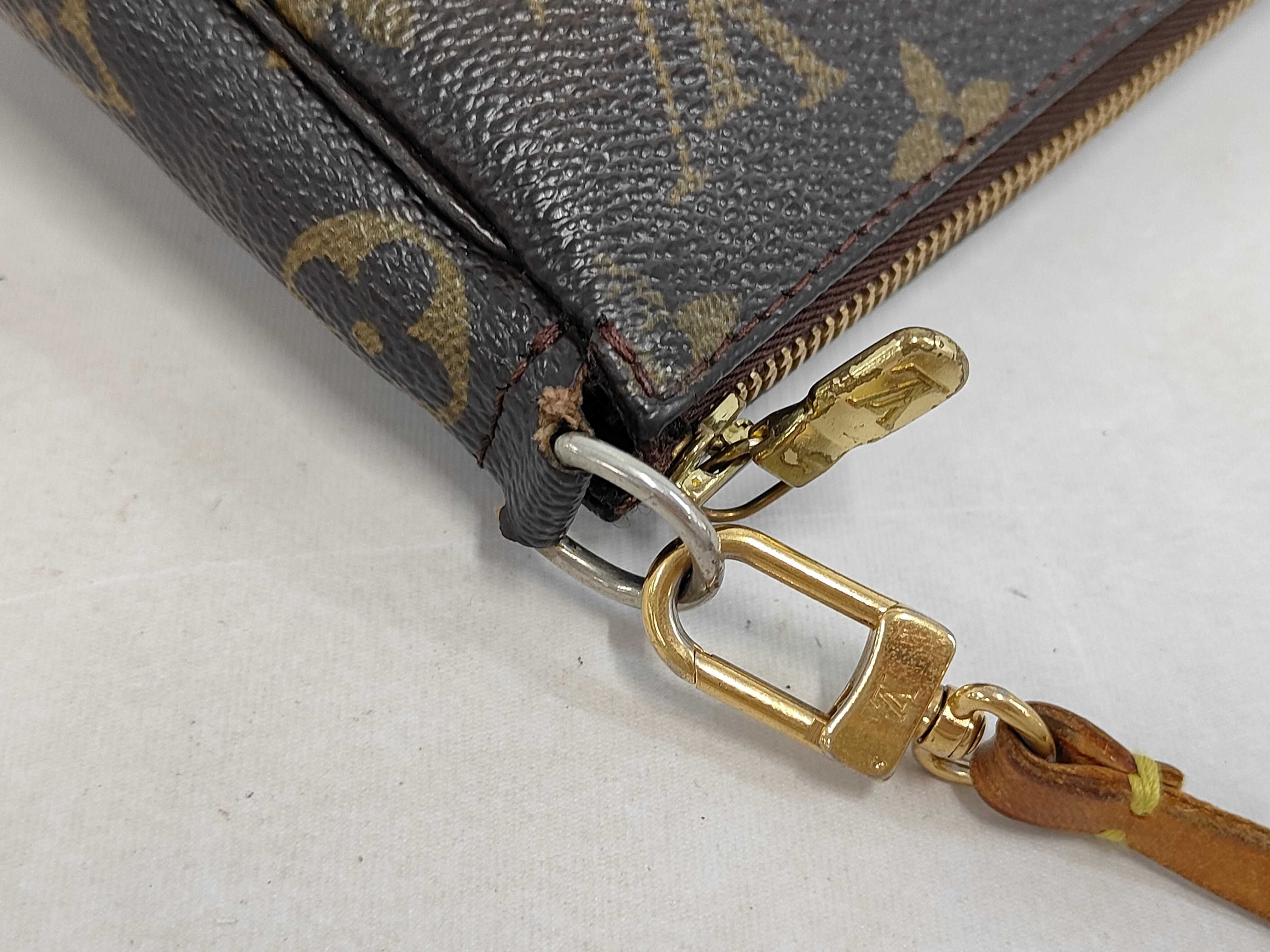 Monogram Accessoires Accessory Pouch — view 6
