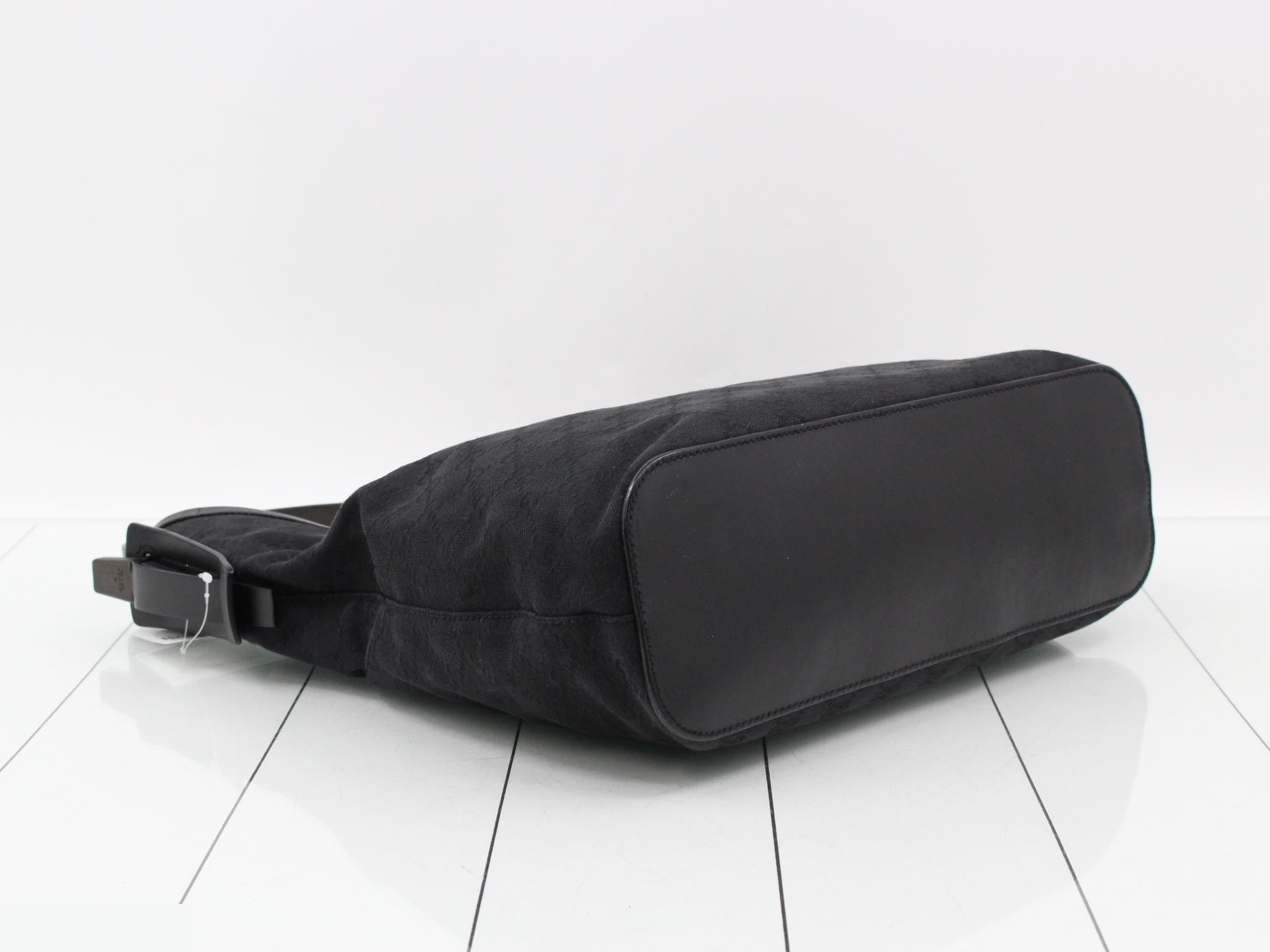 GG Canvas Shoulder Bag — view 5