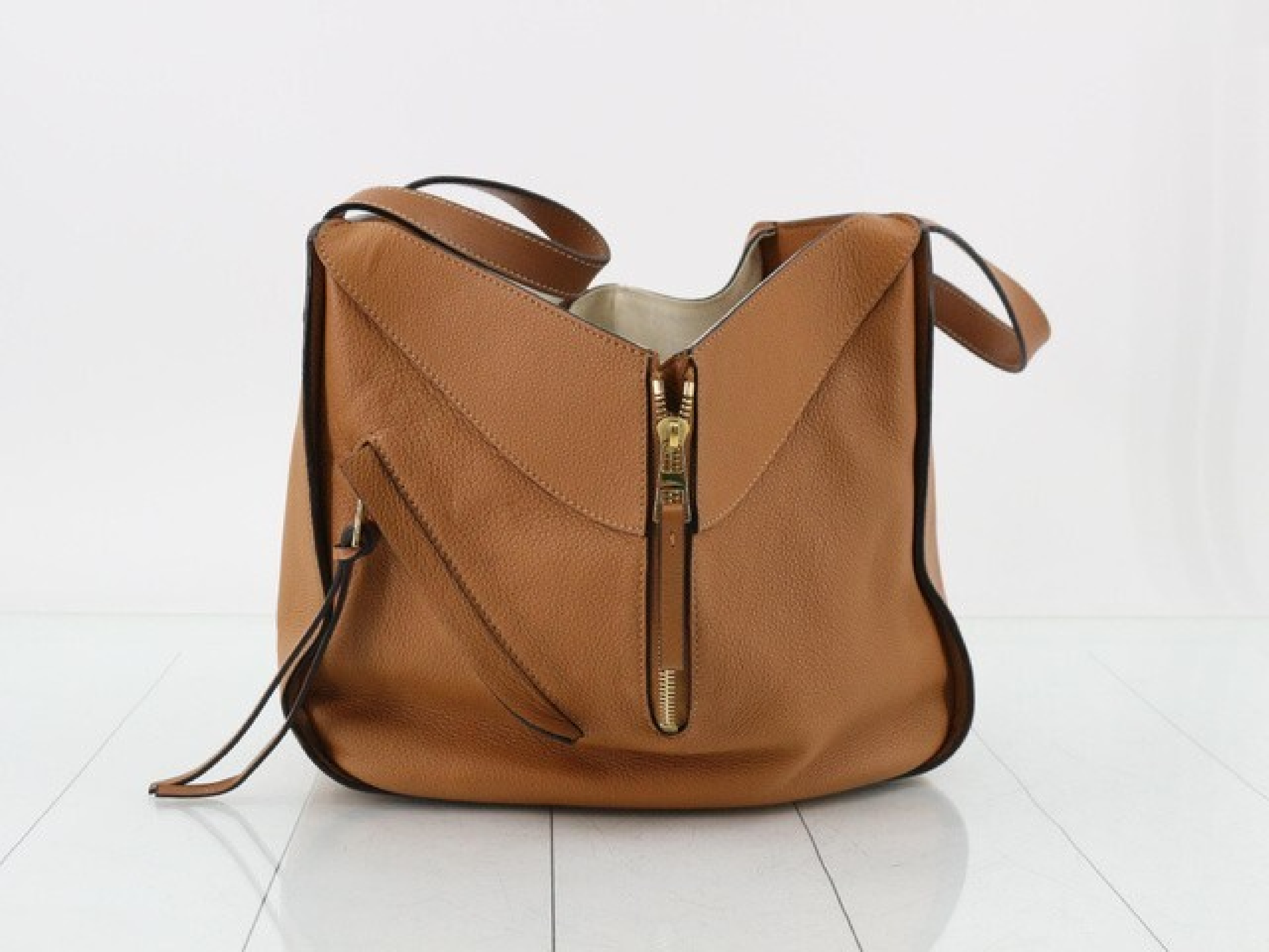 Hammock Leather Handbag Shoulder Bag — view 6