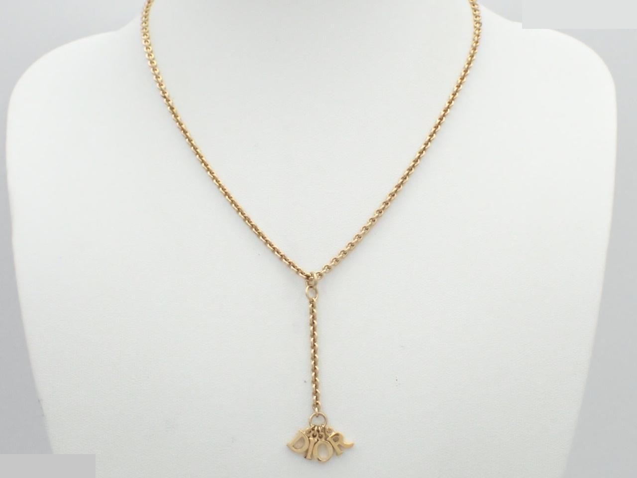 Other lines: Precious metals, necklaces, pendants, chains approximately 40cm long. — view 3