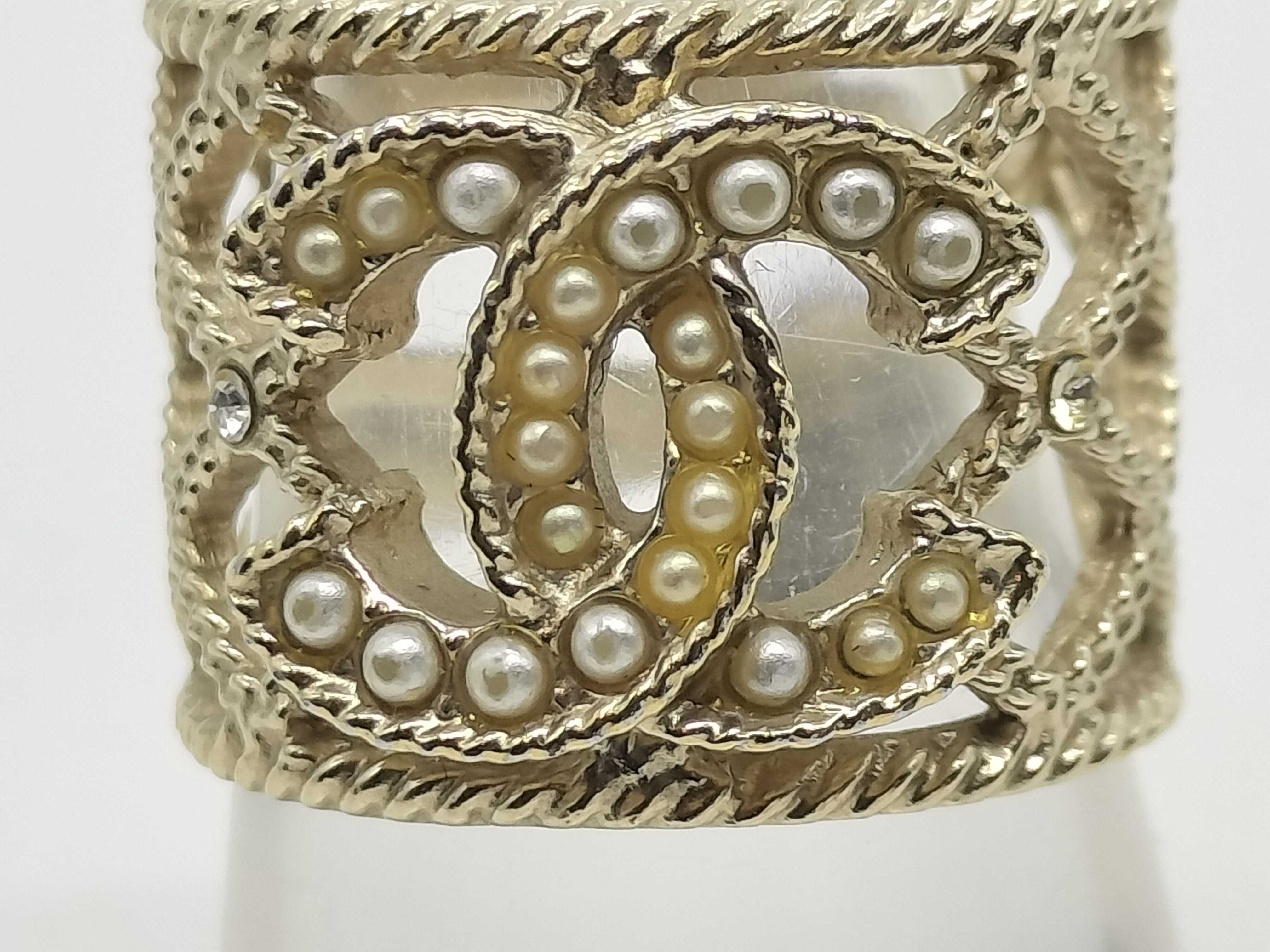 A19 C Ring — view 2