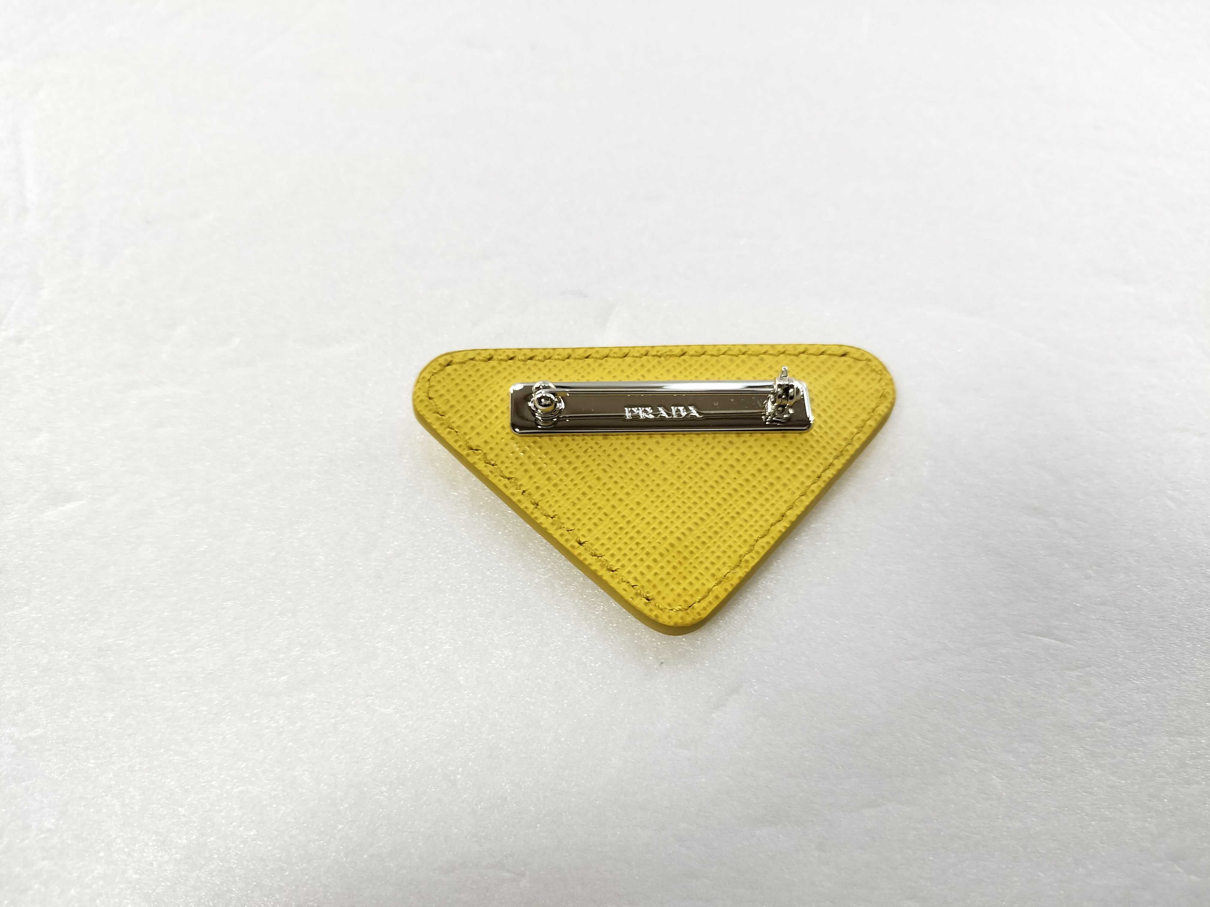 brooch 2IS061 brooch — view 2