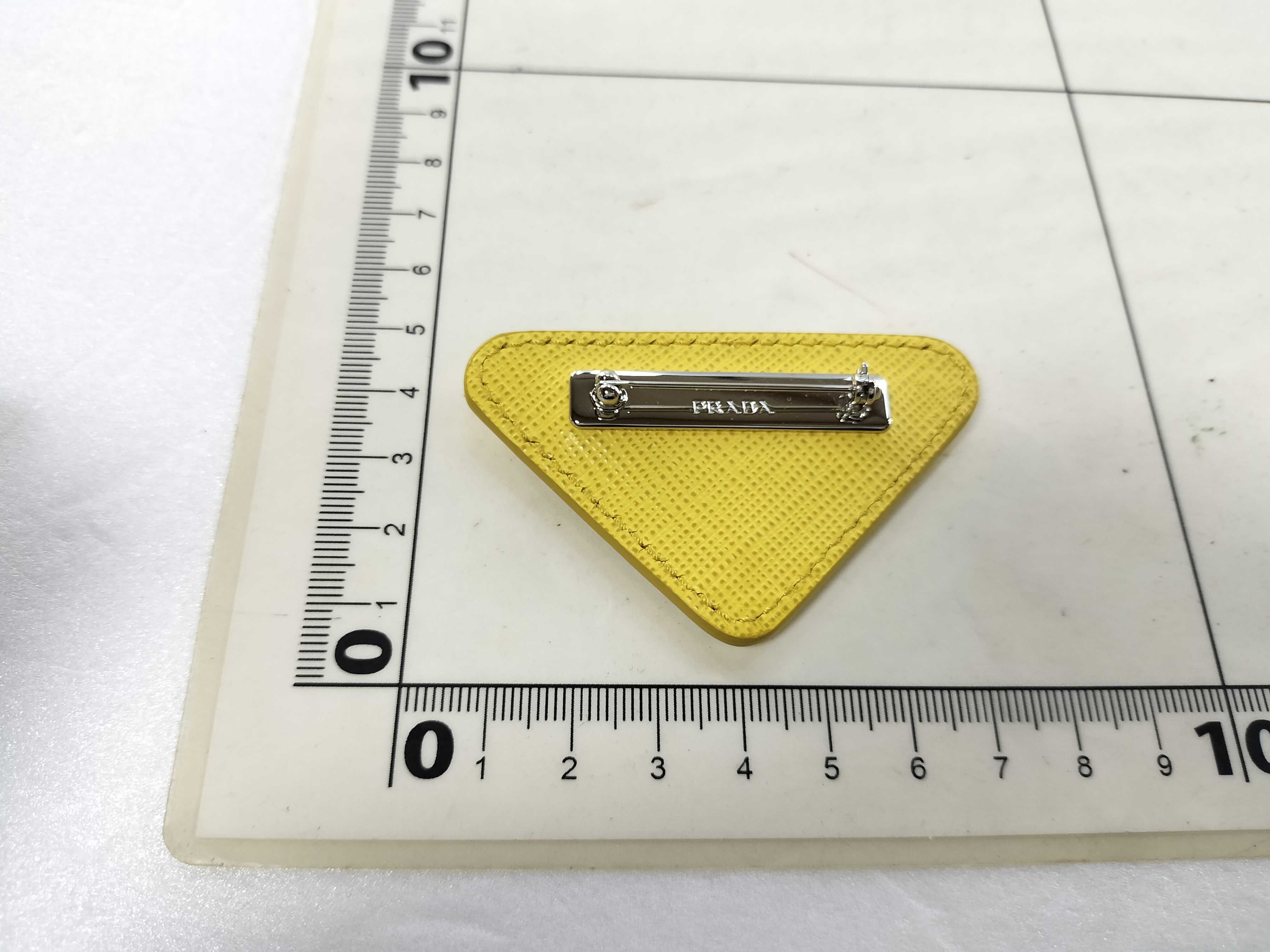 brooch 2IS061 brooch — view 3