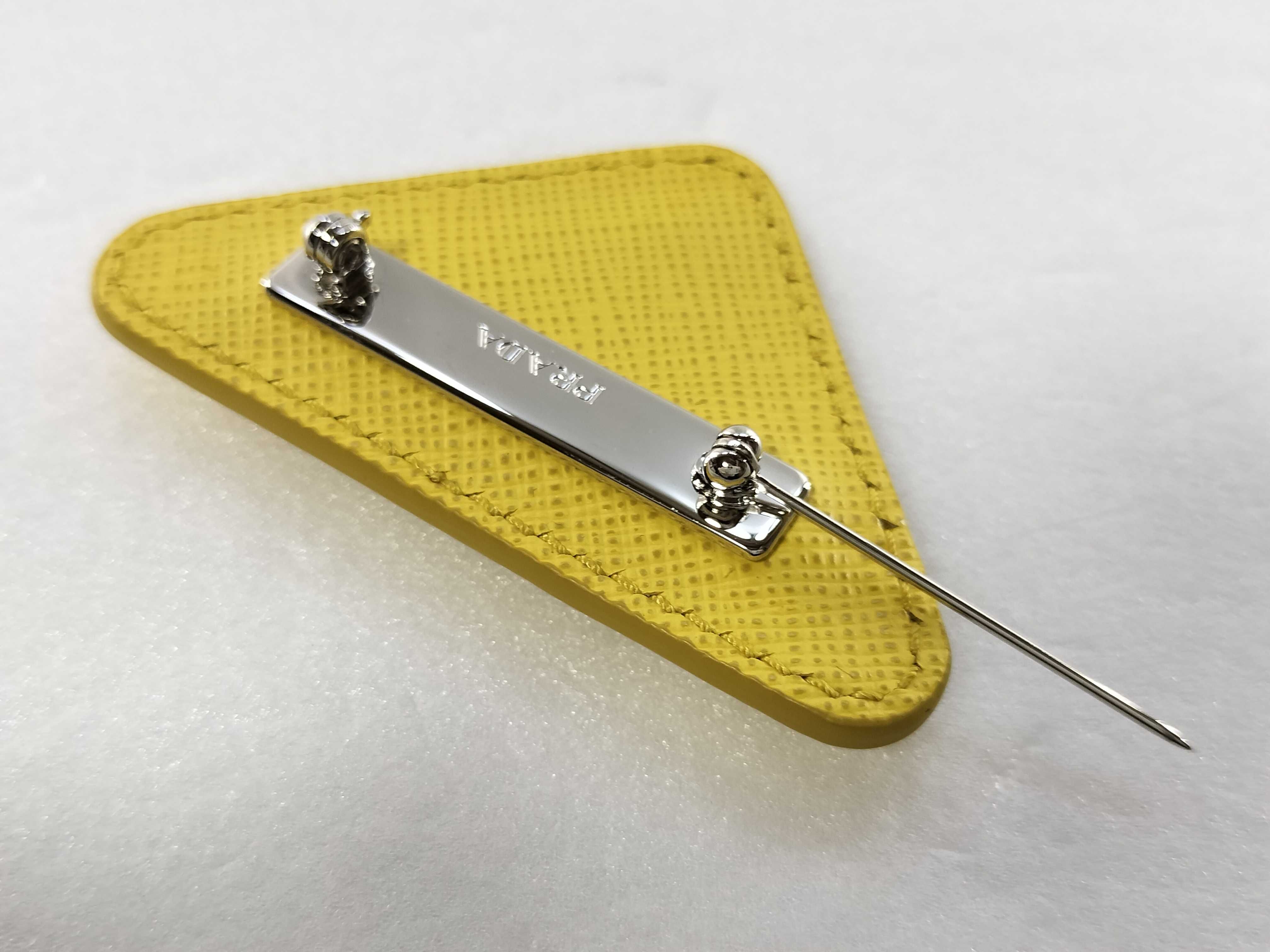 brooch 2IS061 brooch — view 5