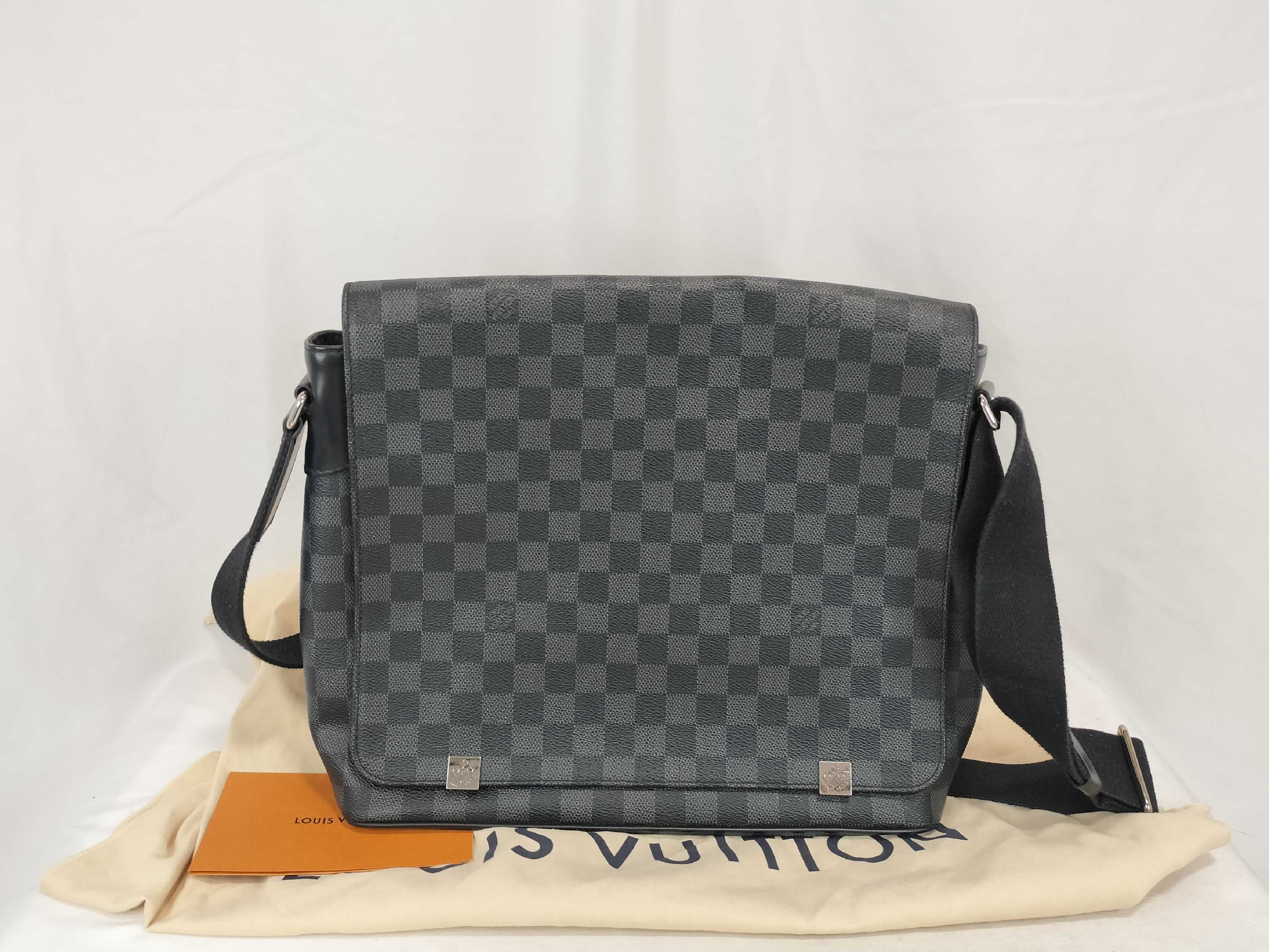 Damier Graphite ID- Damier Graphite Canvas District MM N41272#CA4107 Shoulder Bag