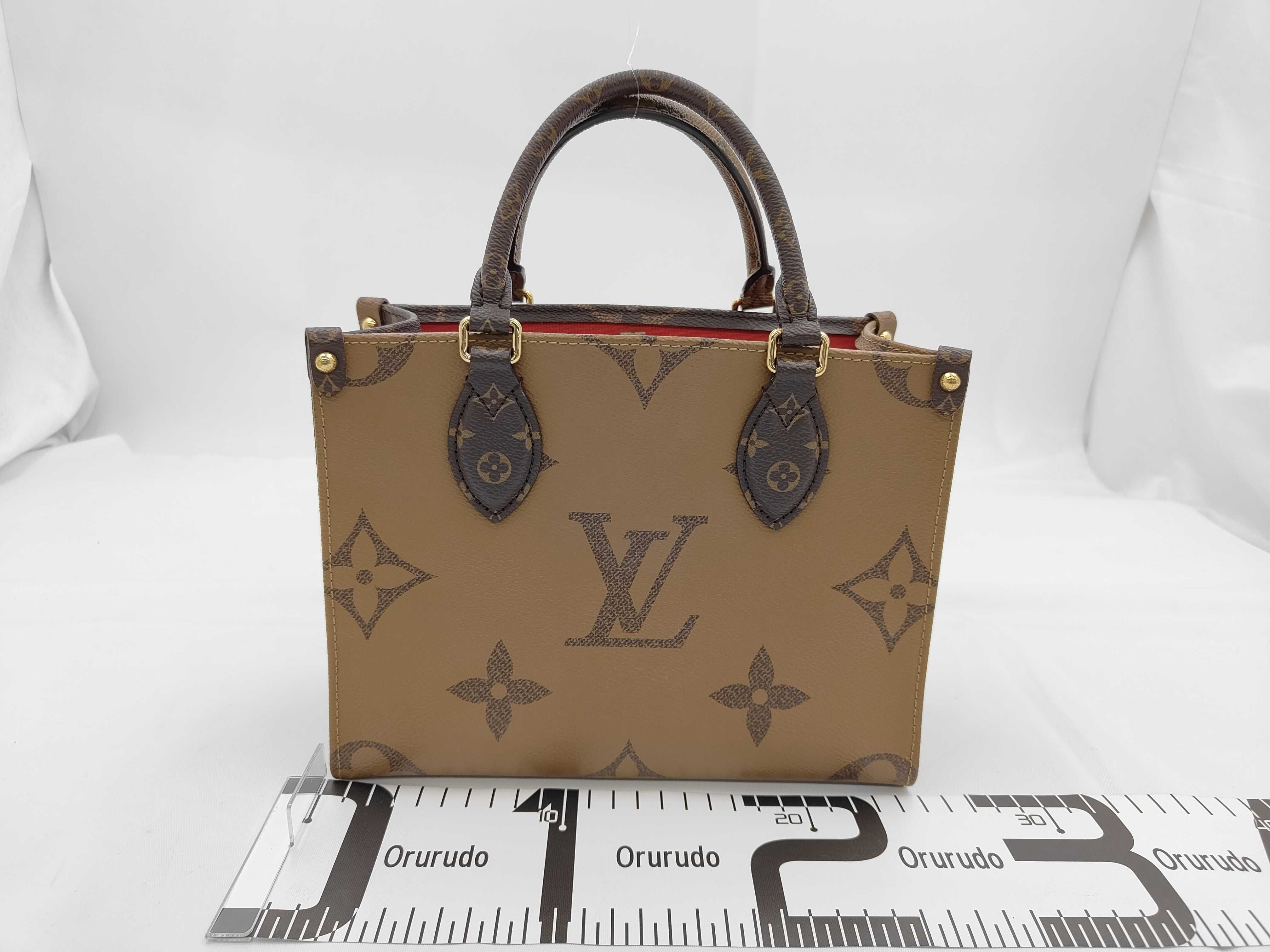 Monogram Giant Reverse OnTheGo PM M46373 RFID Handbag — view 2