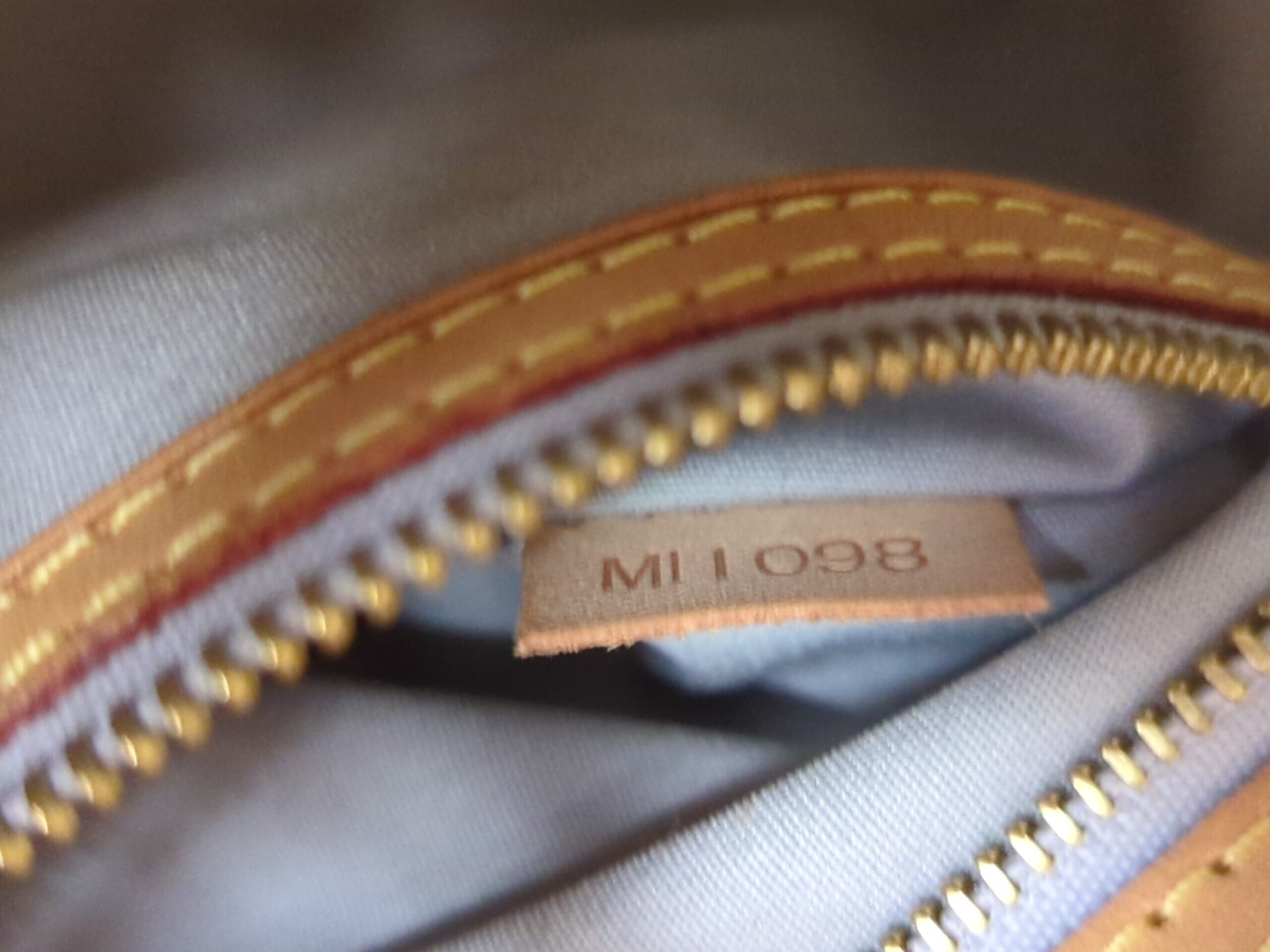 Vernis Lead PM Handbag — view 14