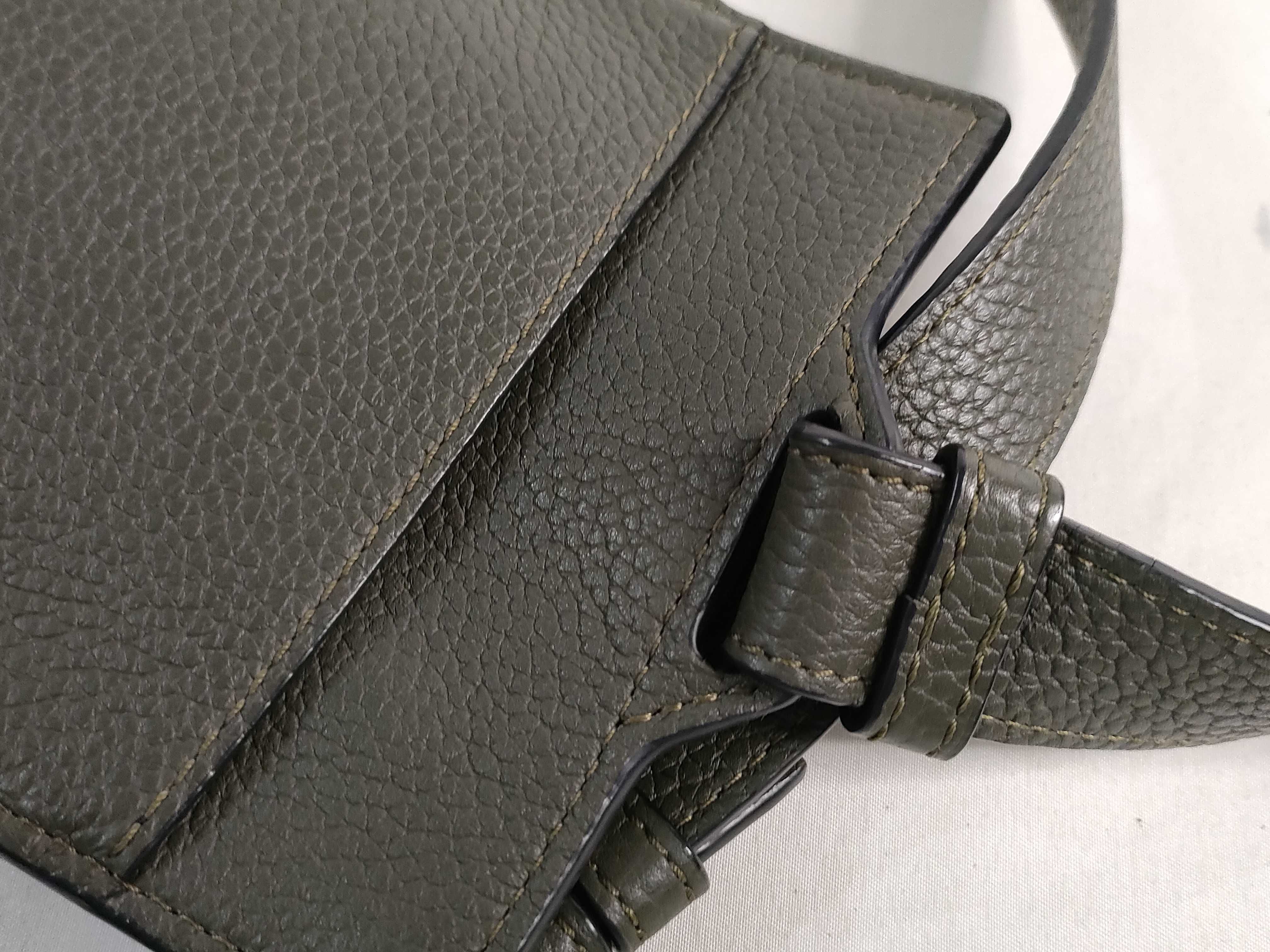 Anagram Vertical T-Pocket Leather Body Bag Shoulder Bag — view 15