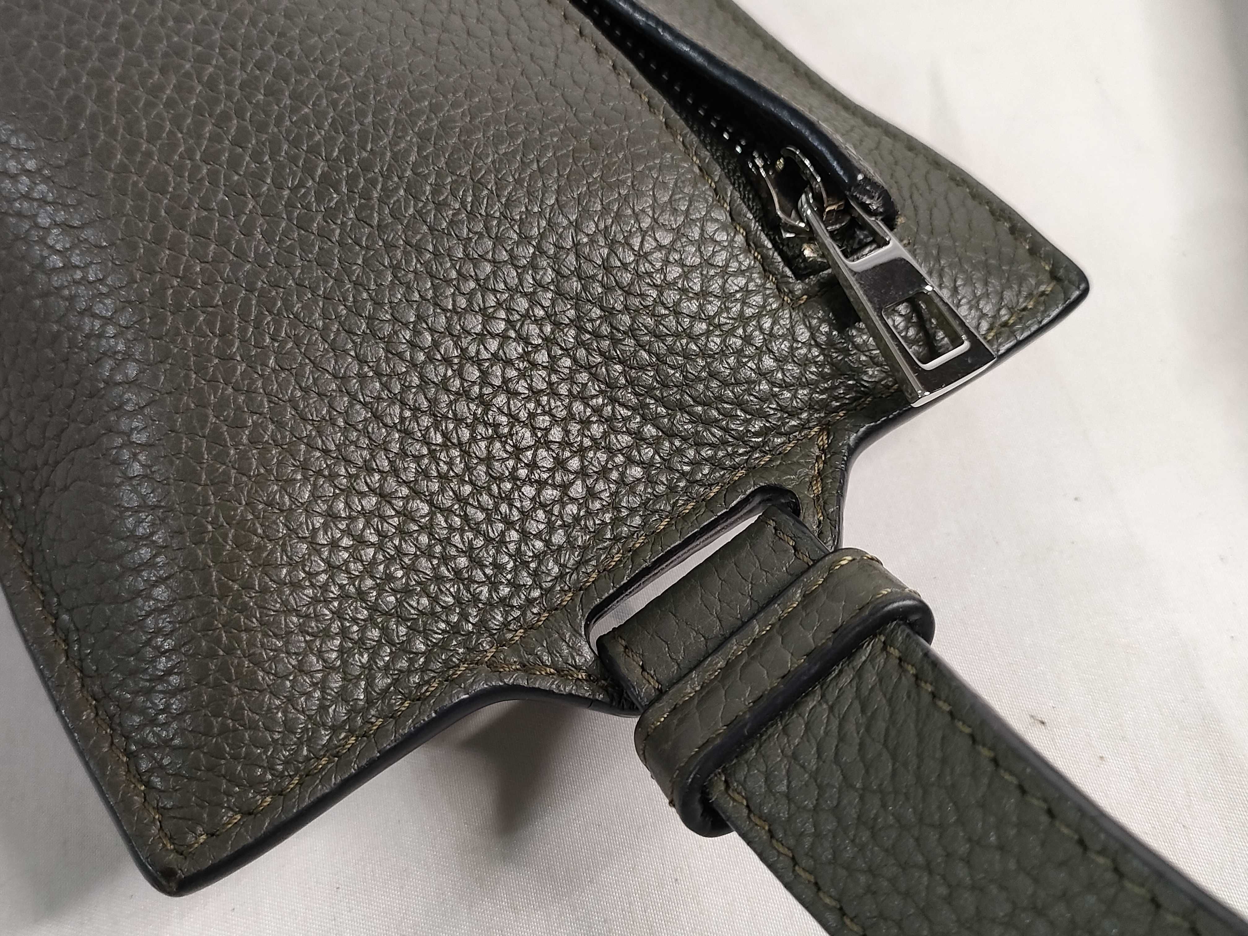 Anagram Vertical T-Pocket Leather Body Bag Shoulder Bag — view 5