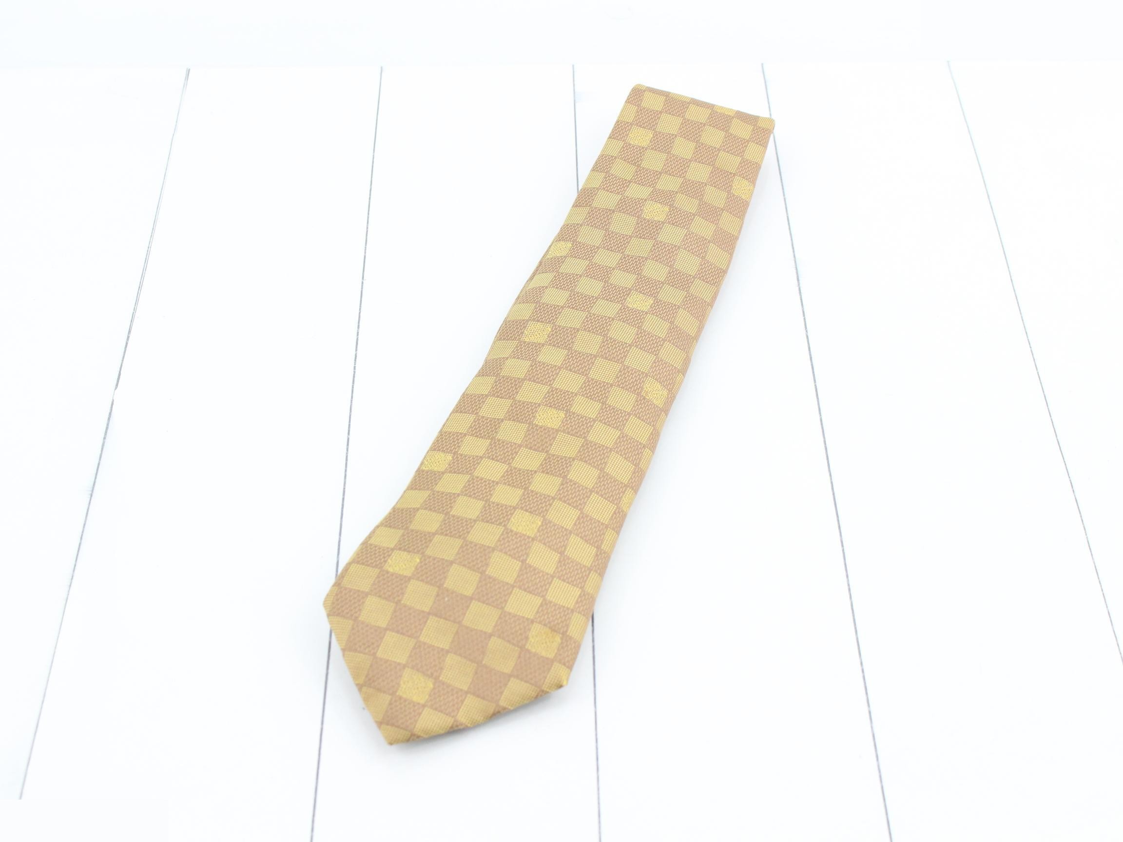 tie