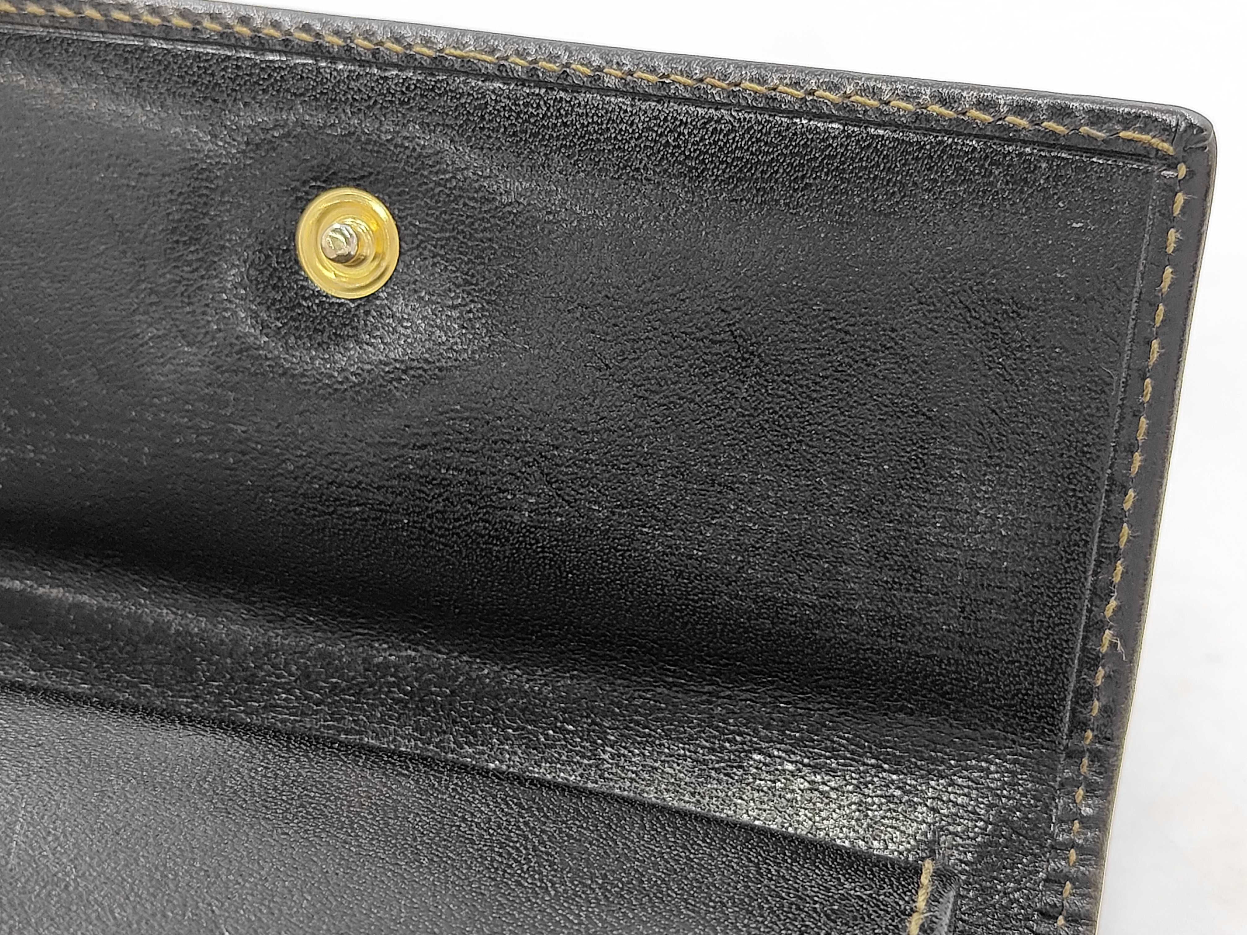 wallets (2 items) — view 3