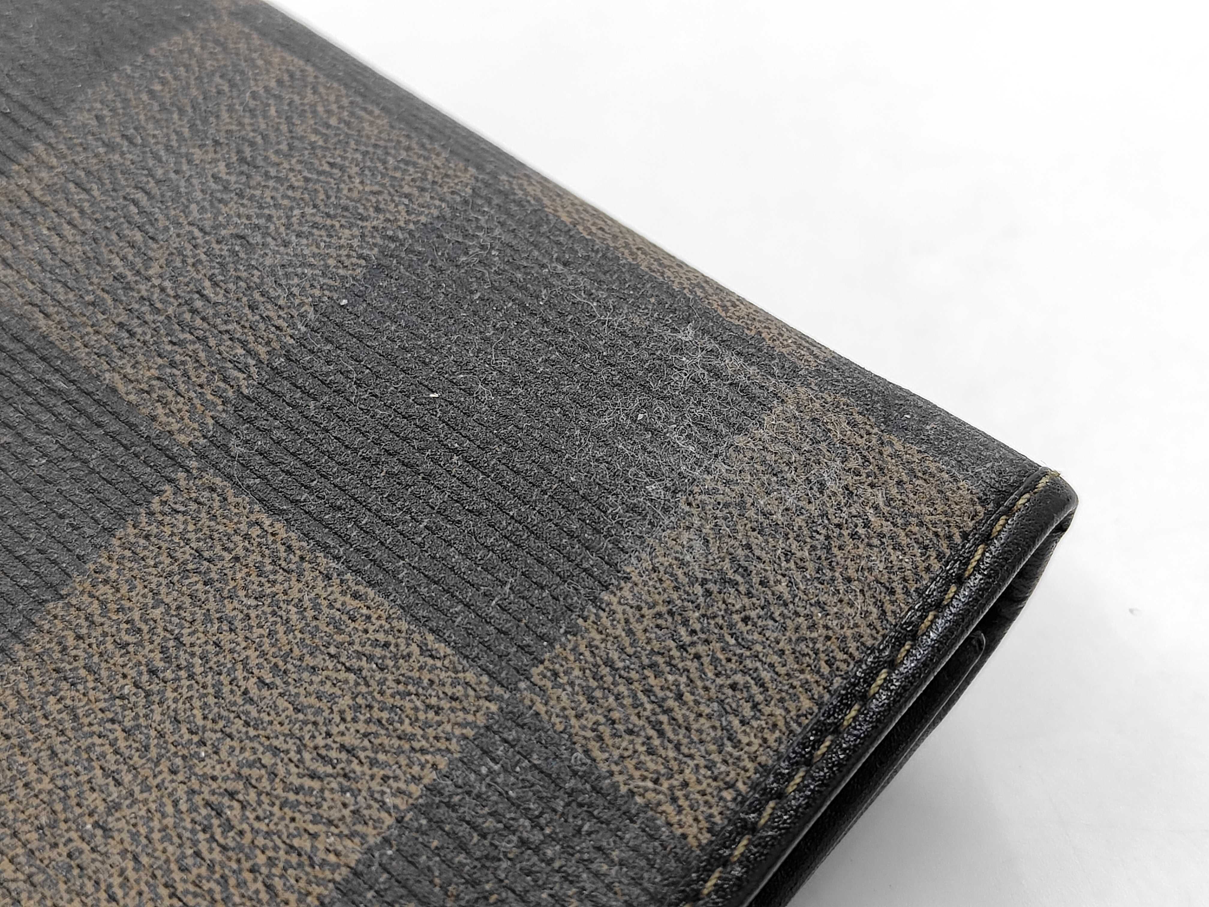 wallets (2 items) — view 4