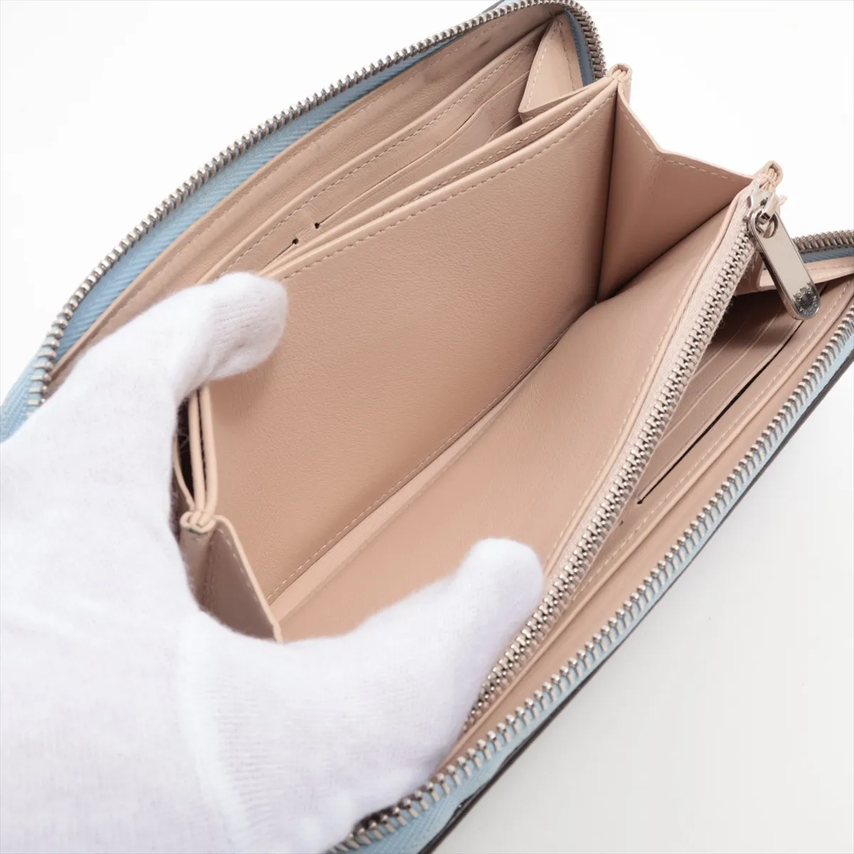 Mahina Zippy Wallet M29052, serial number unknown, blue, round zip wallet — view 7
