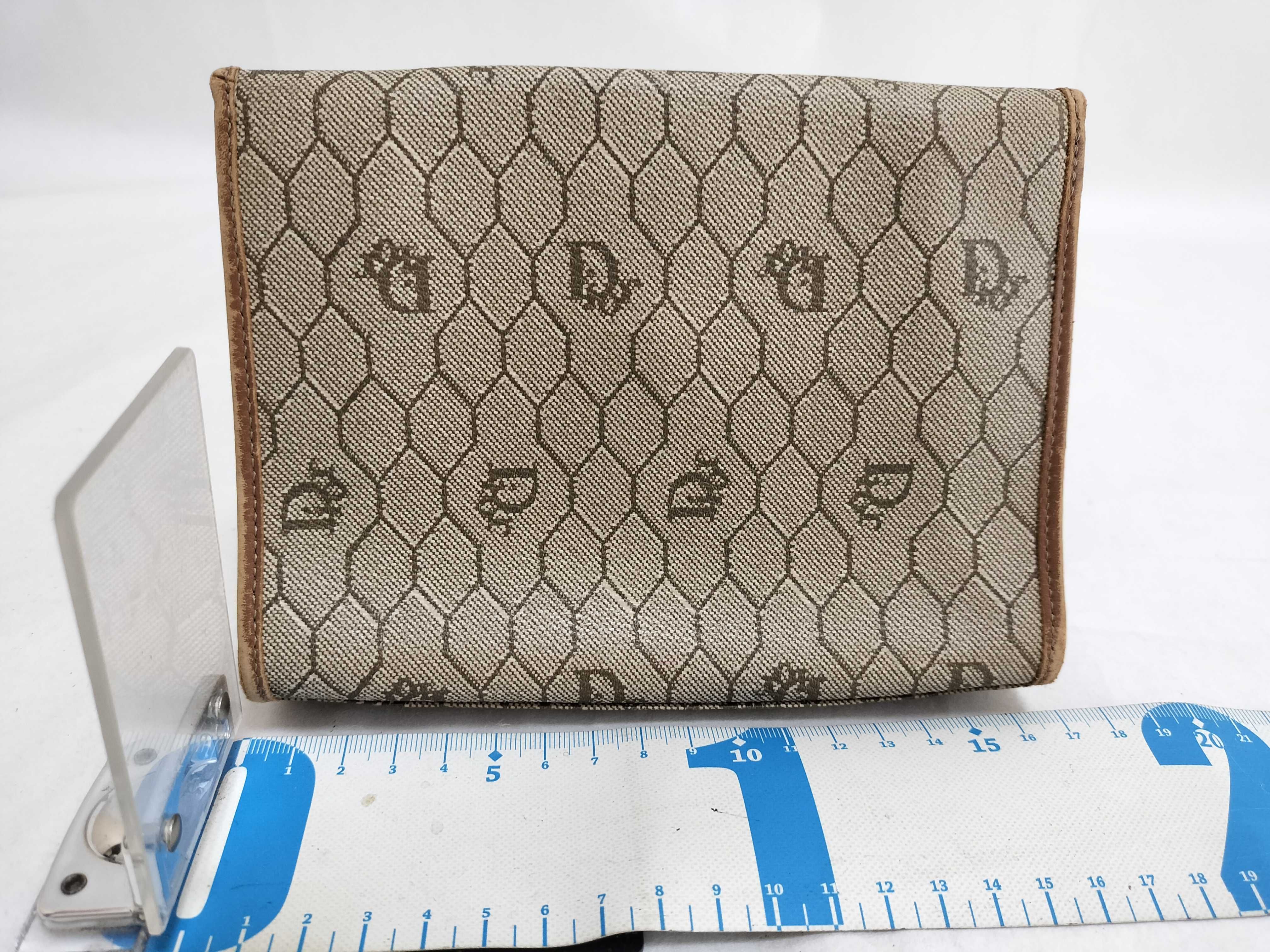 pouch — view 2