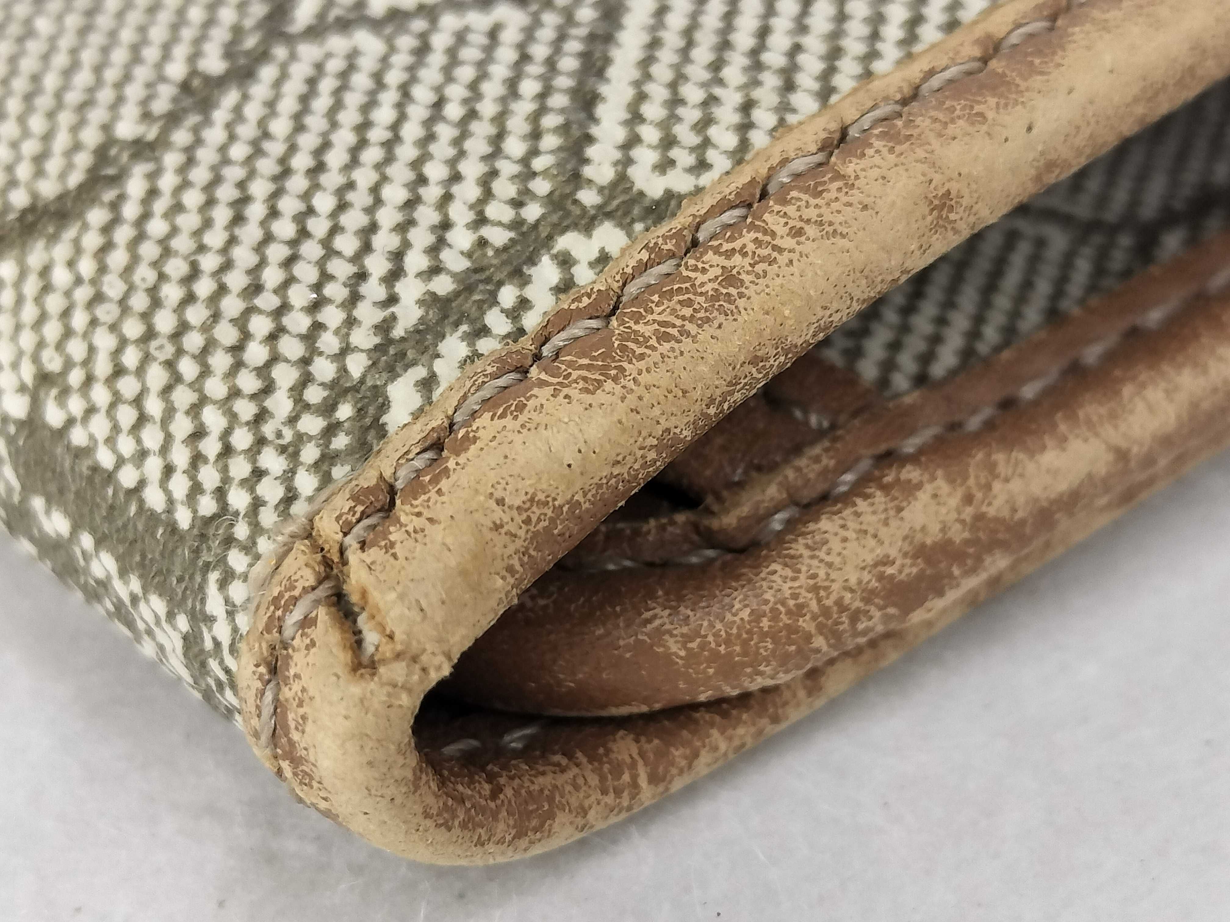 pouch — view 11