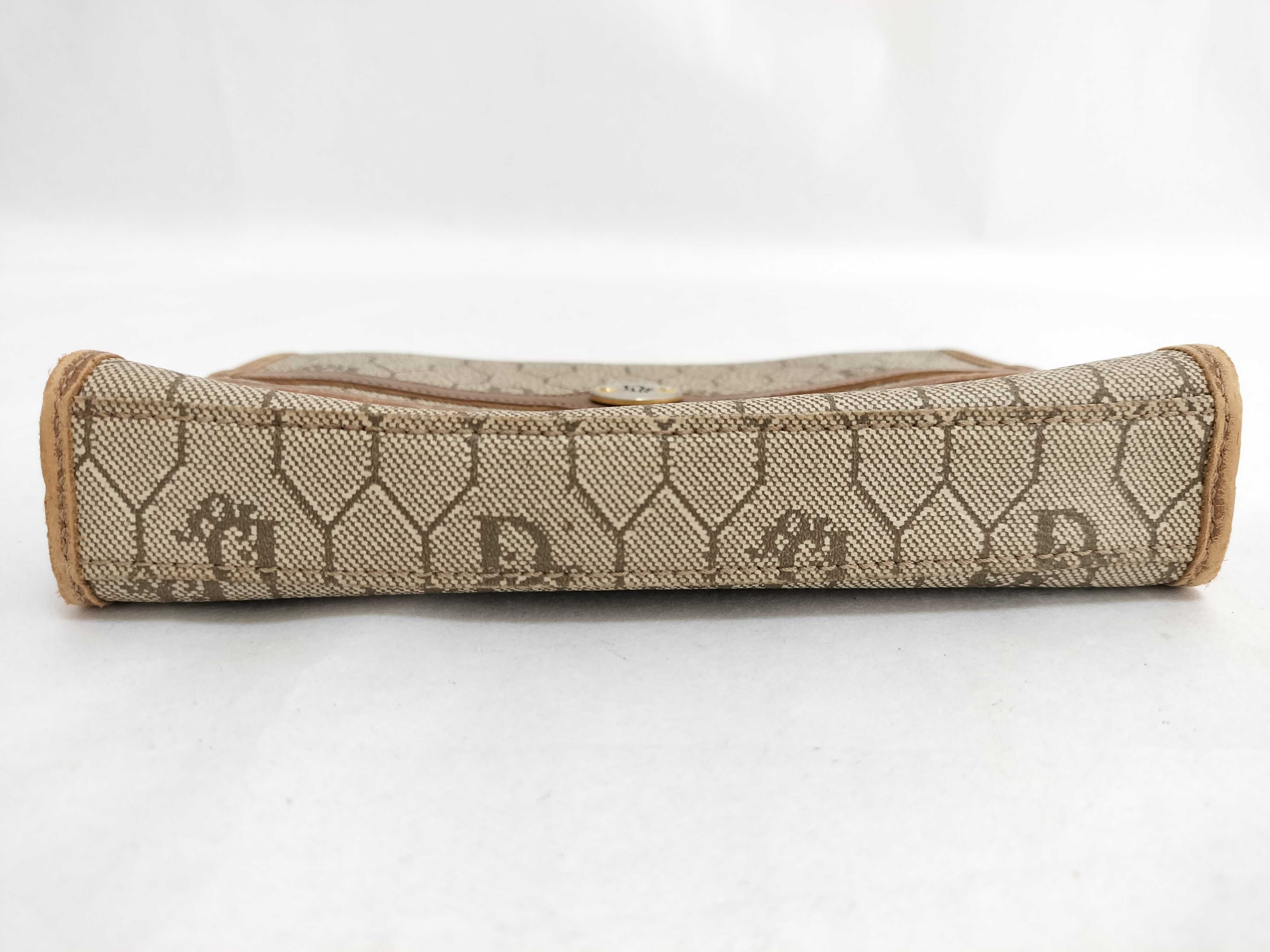 pouch — view 4