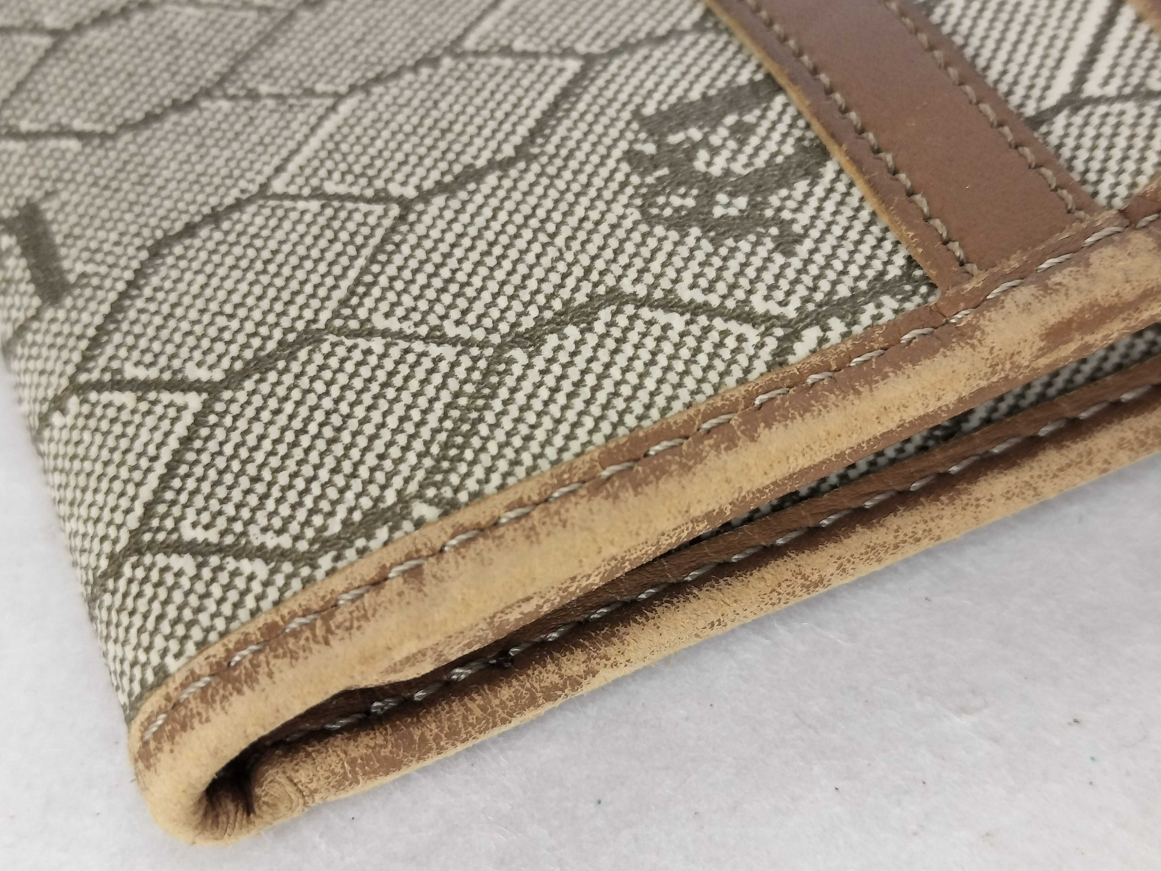 pouch — view 10