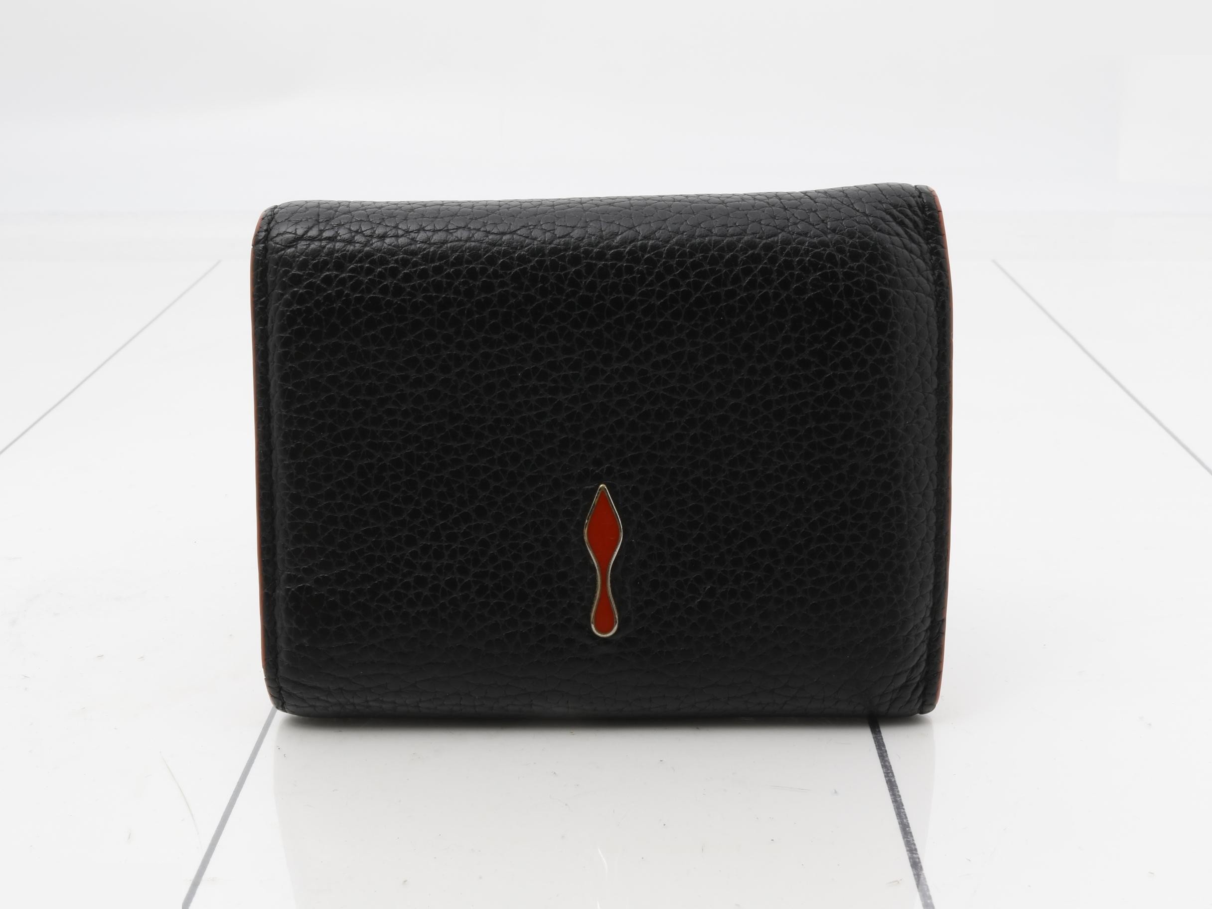 trifold wallet with logo hardware. — view 2