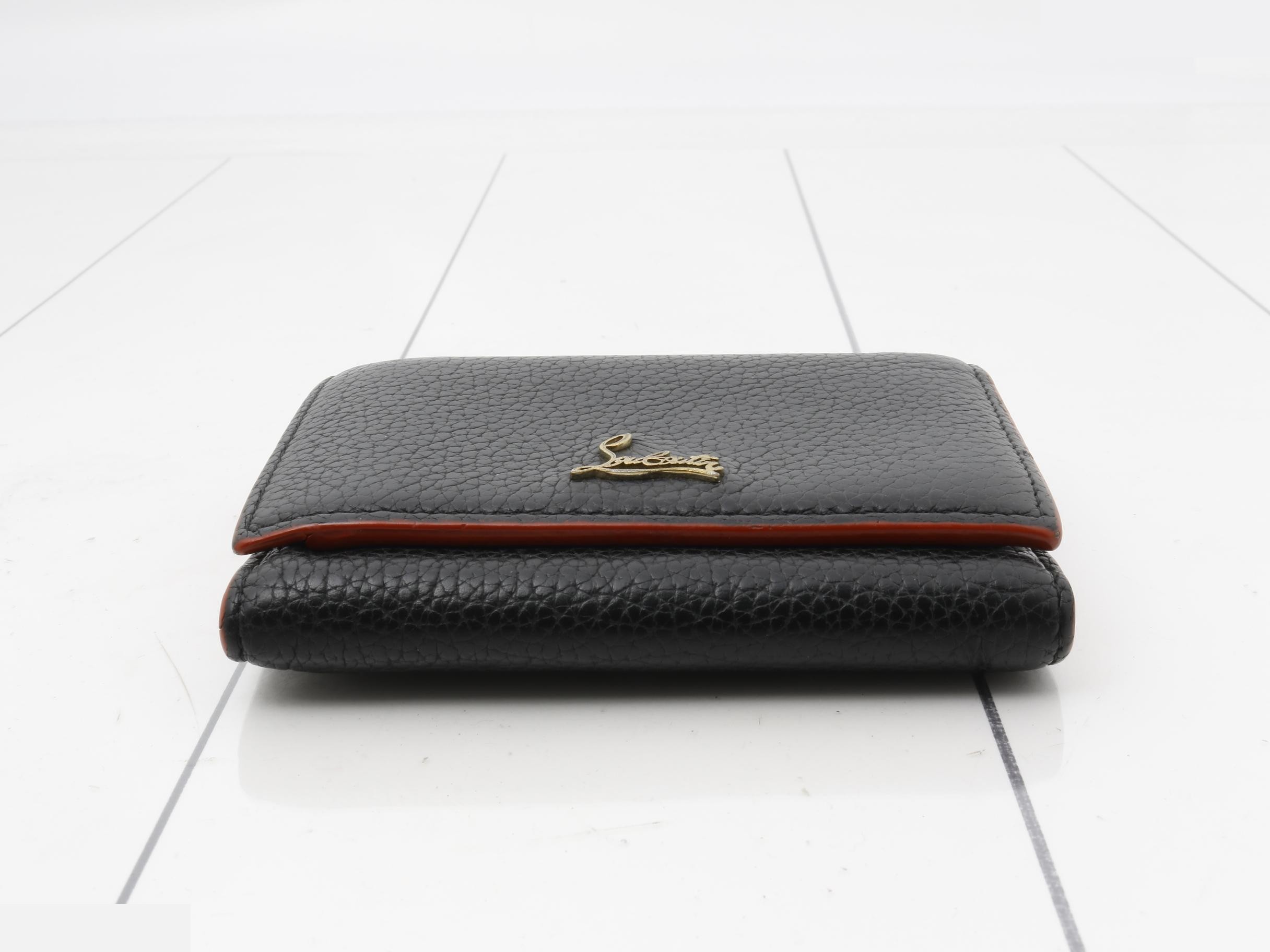 trifold wallet with logo hardware. — view 3