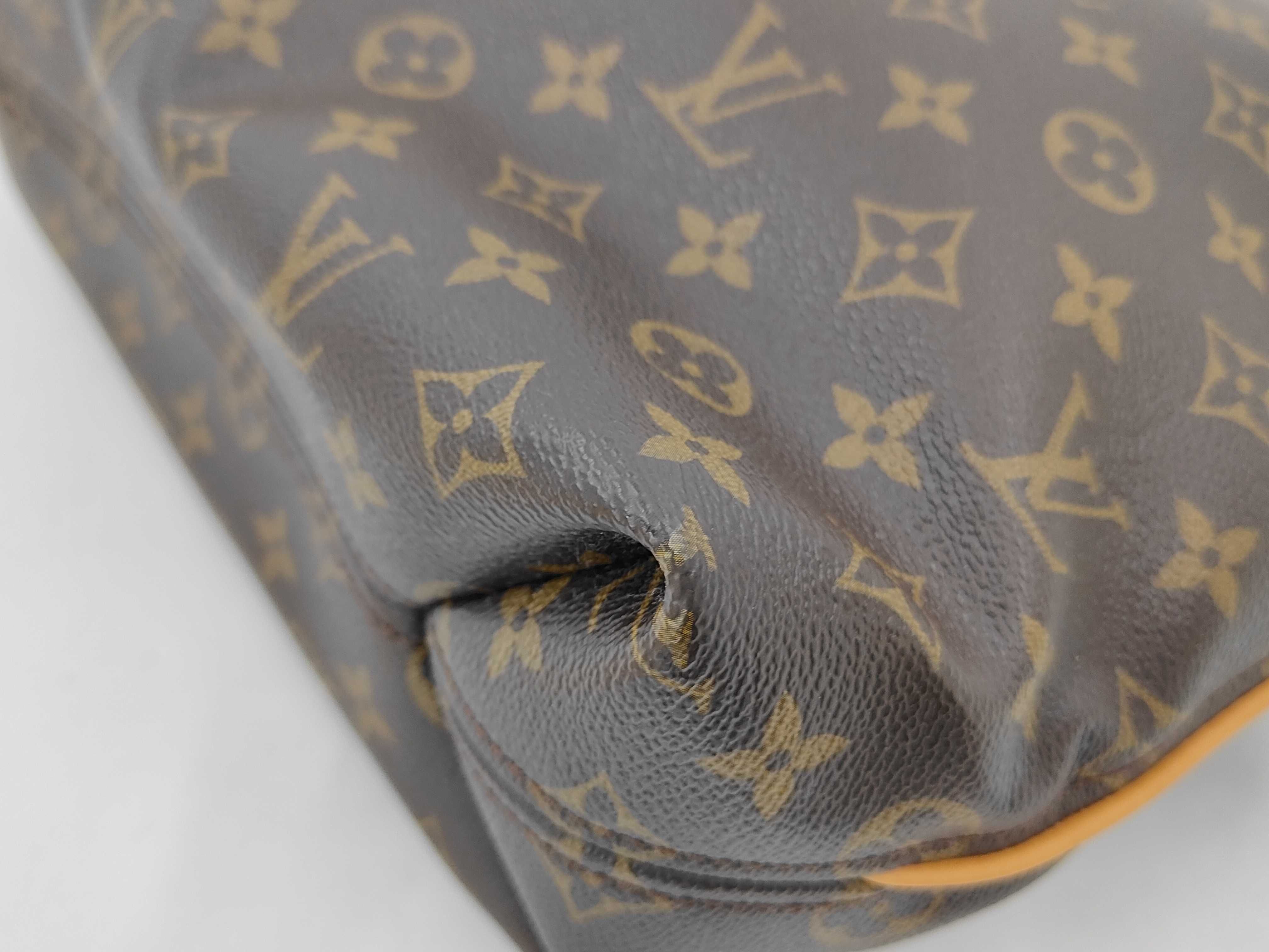 LV Shuri PM M40586 Monogram Bag — view 4