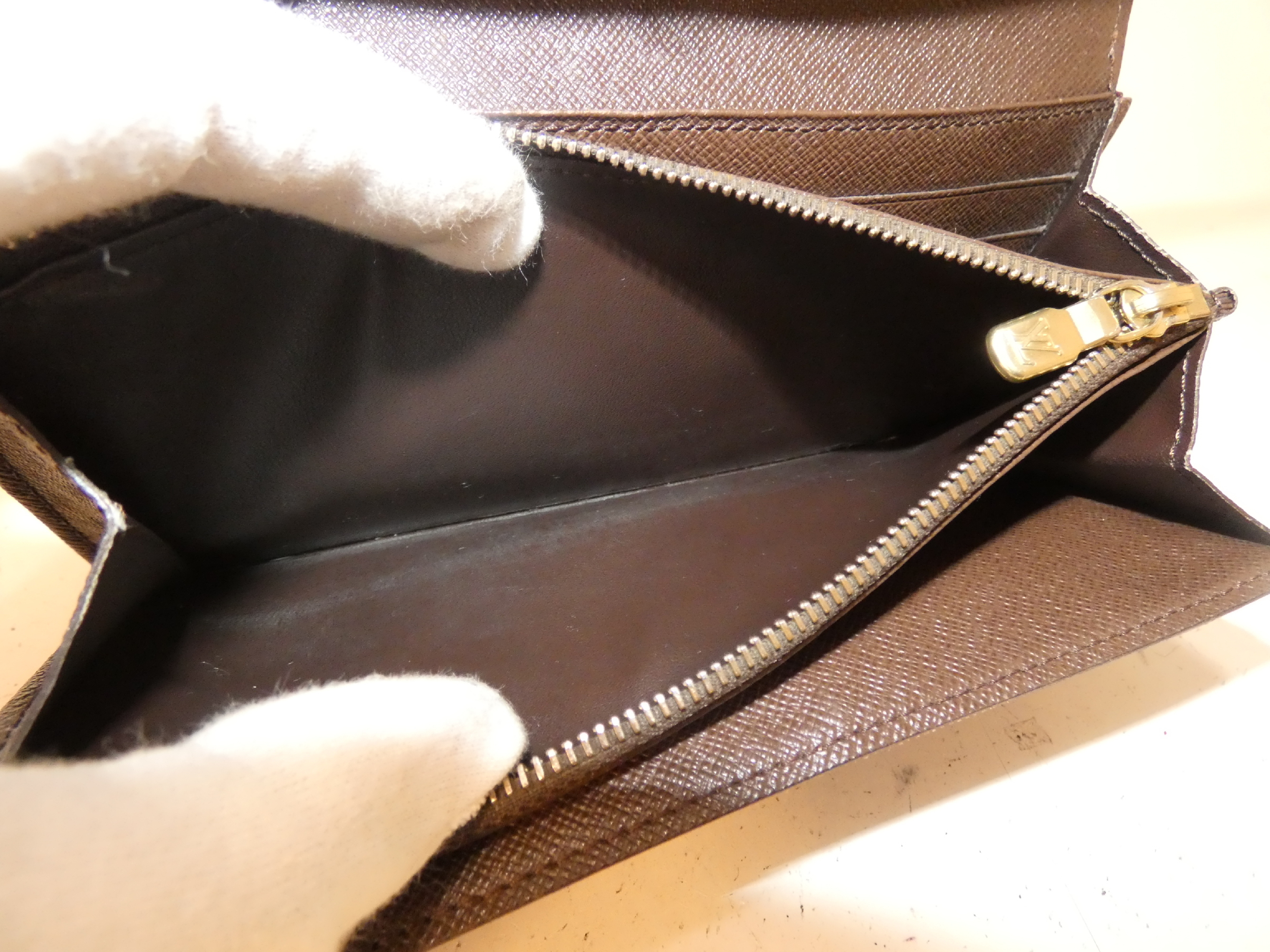 Damier Sarah Long Wallet — view 7
