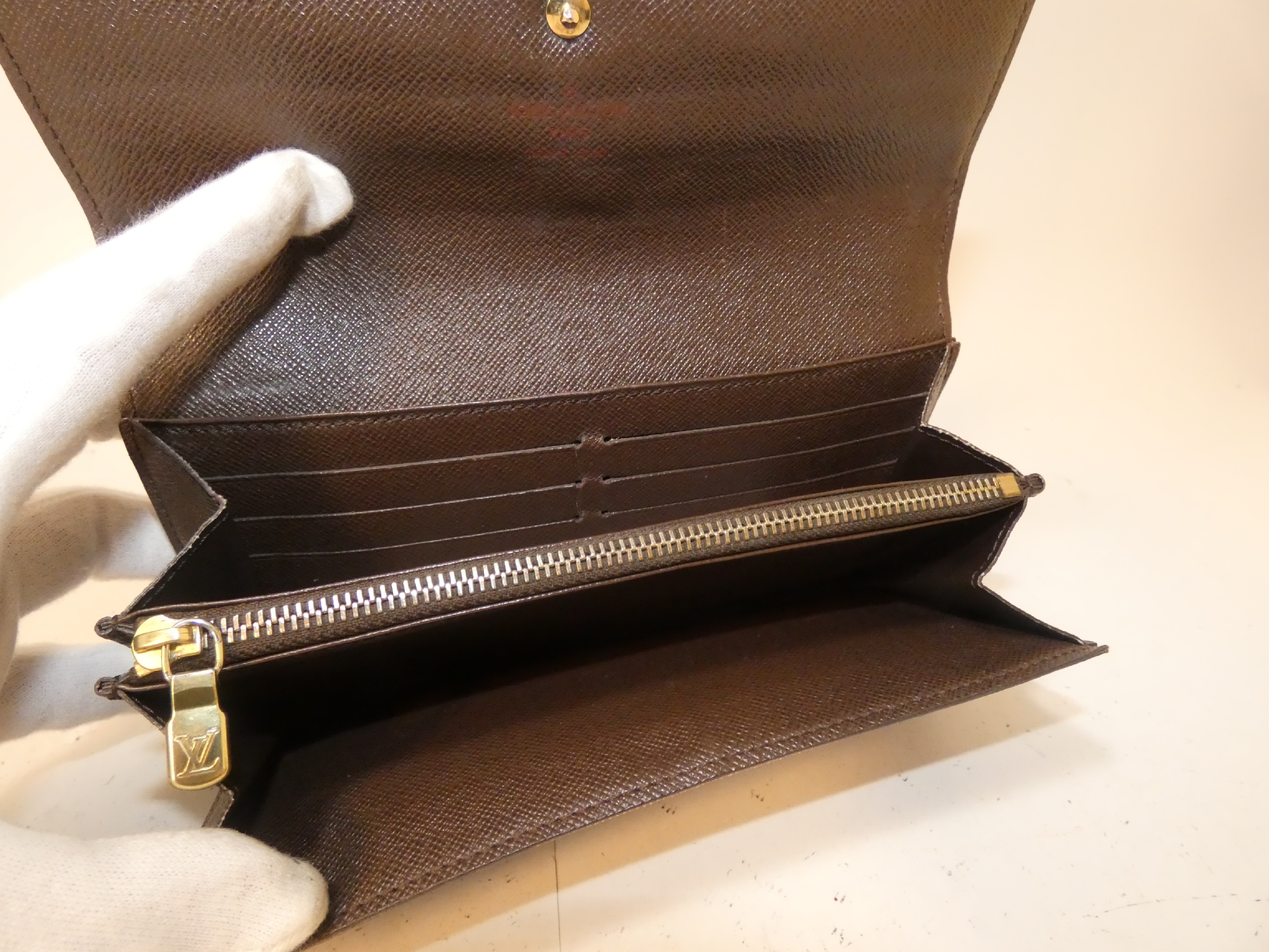 Damier Sarah Long Wallet — view 9