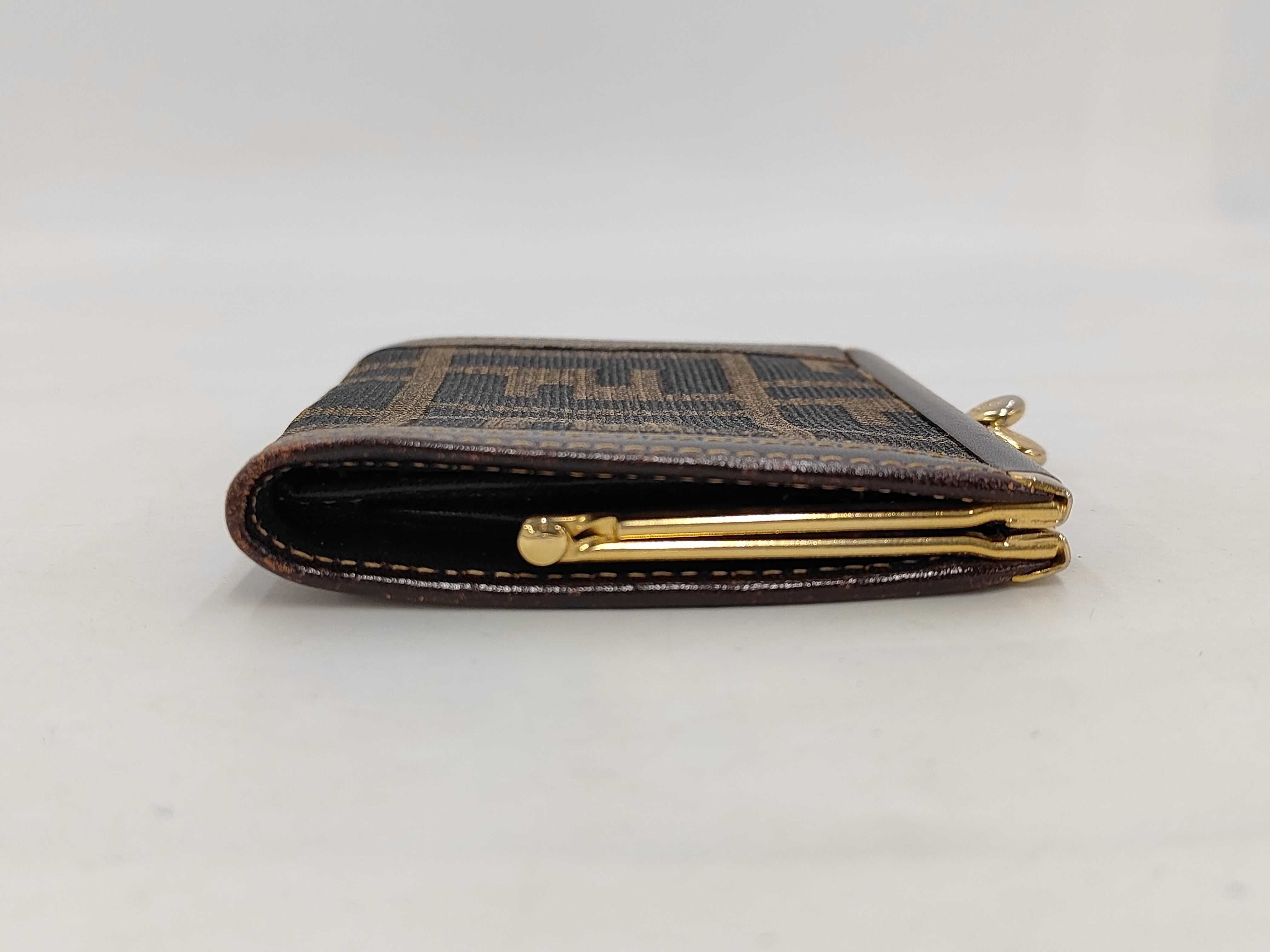 wallet — view 3