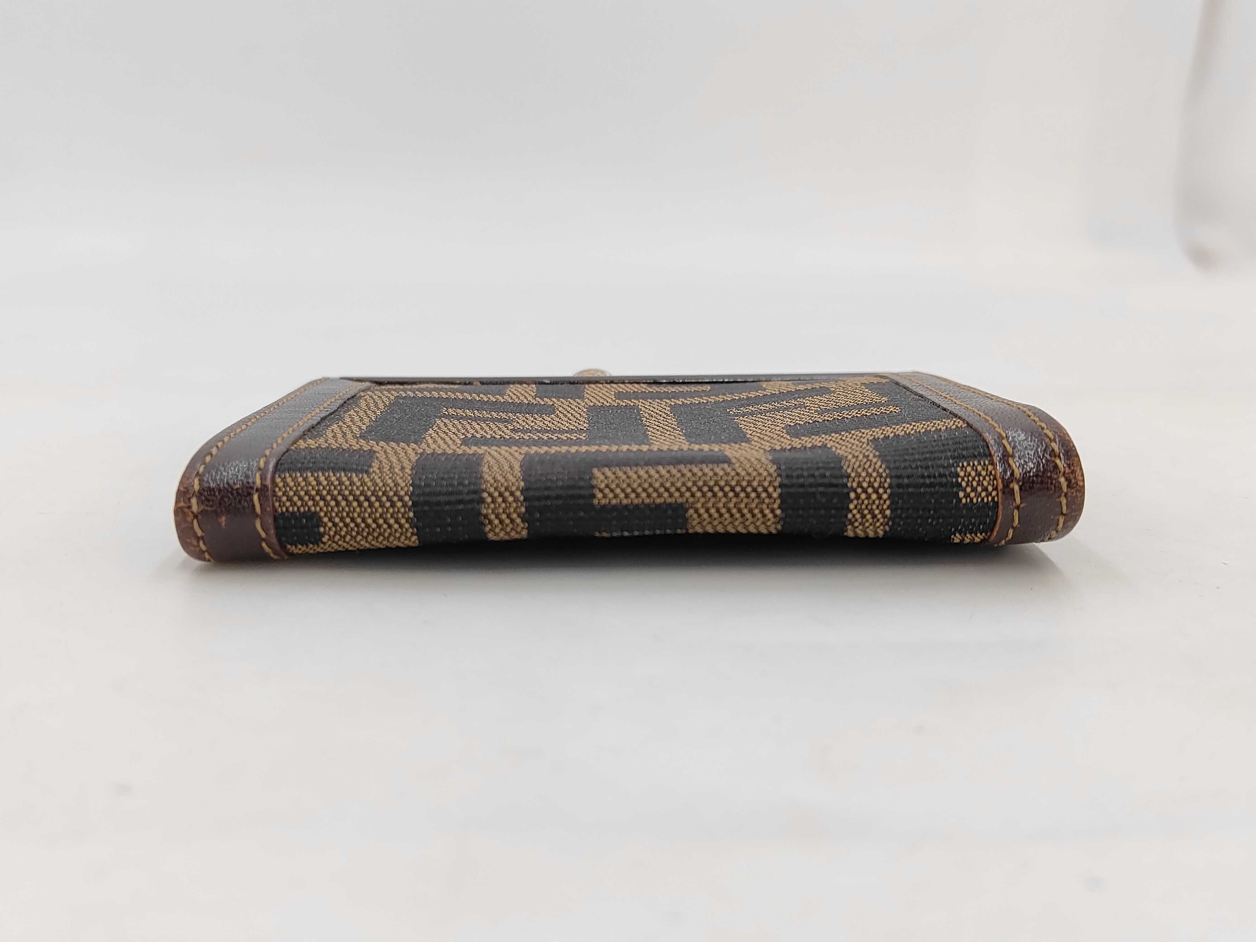 wallet — view 4
