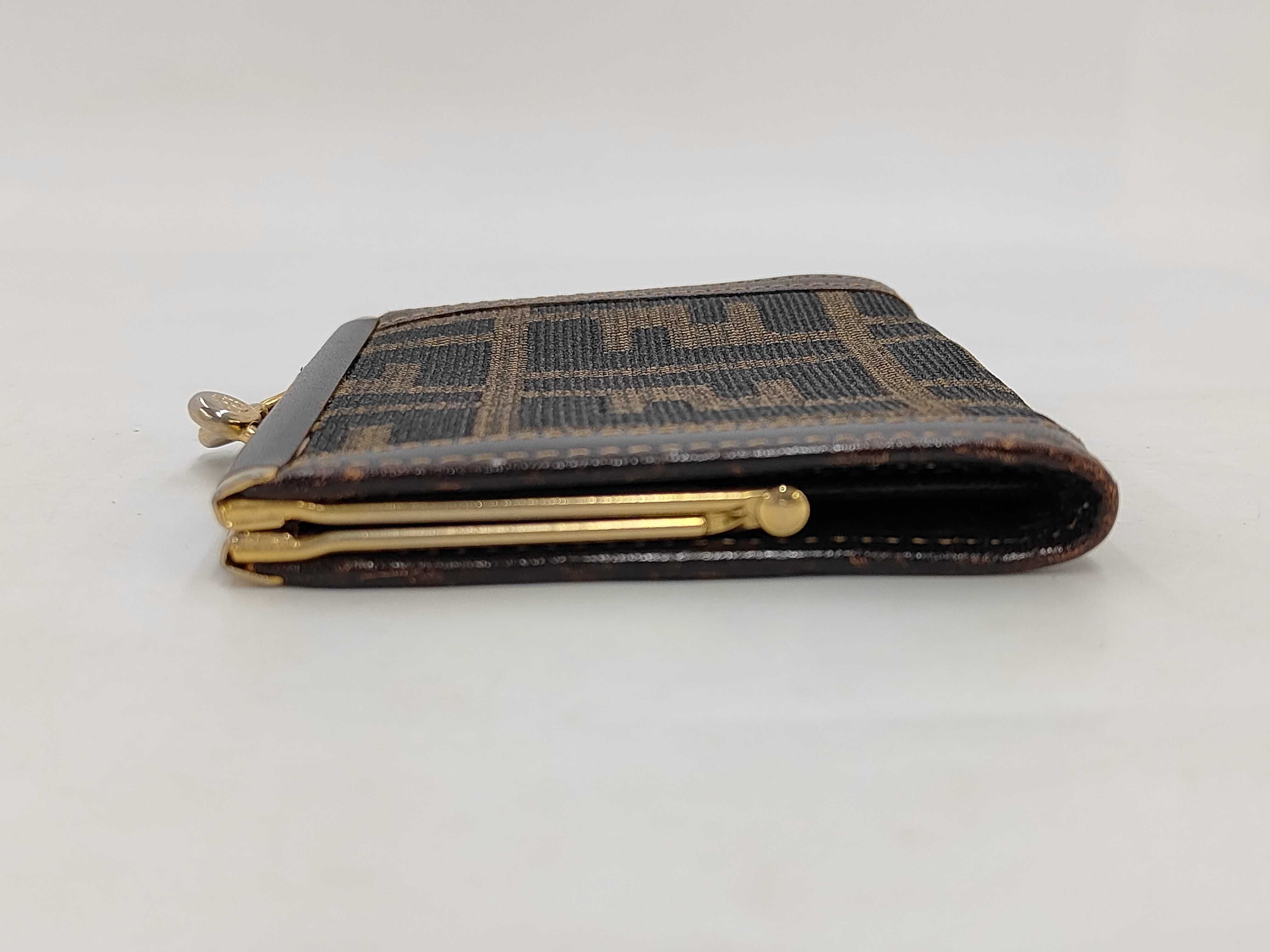 wallet — view 5