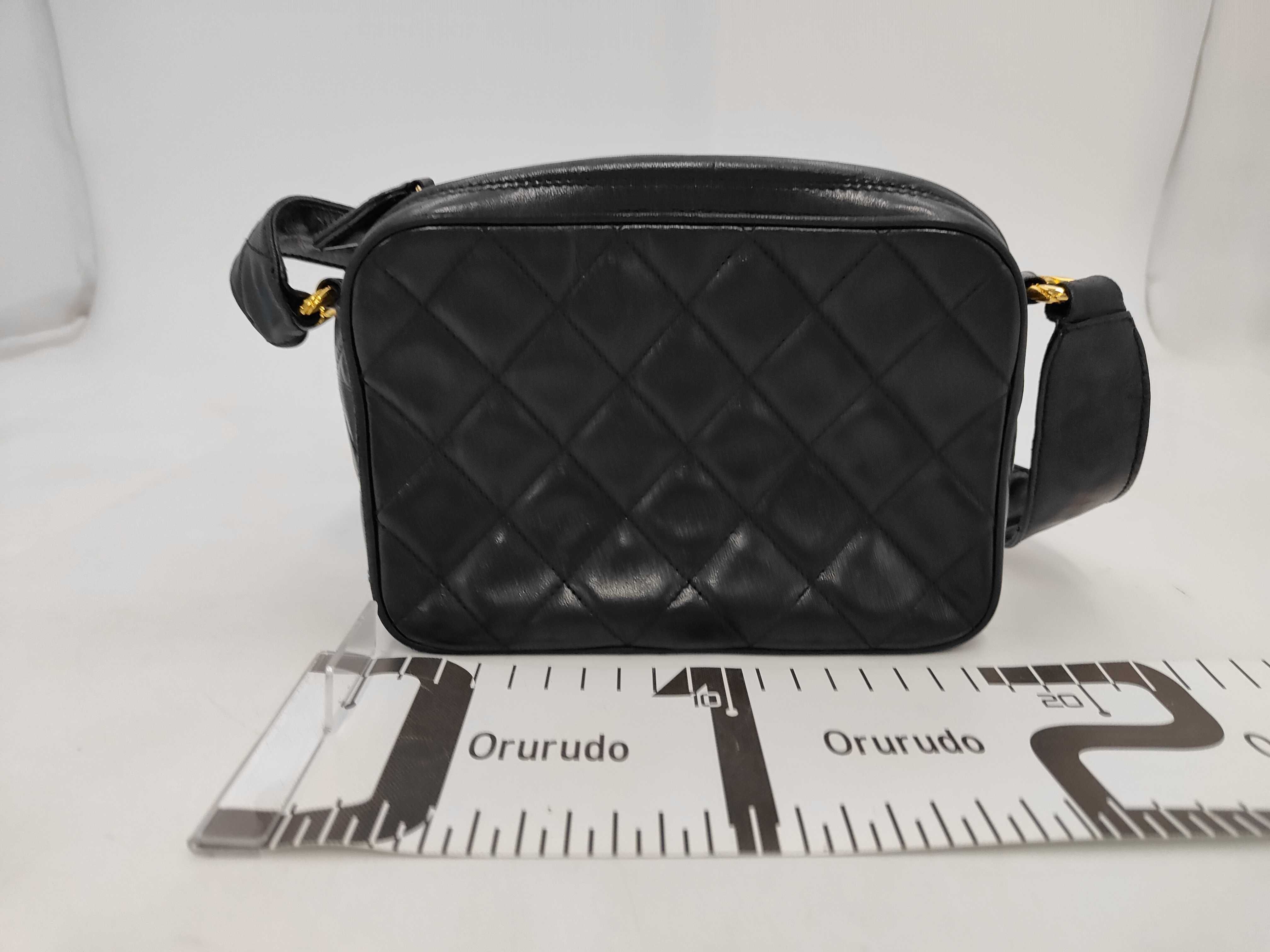 Matelassé Classic Small Camera Bag, Lambskin, Black, 2663874, Seal Boutique Seal, 18x13x7cm, Shoulder strap approx. 110cm, Bag — view 2