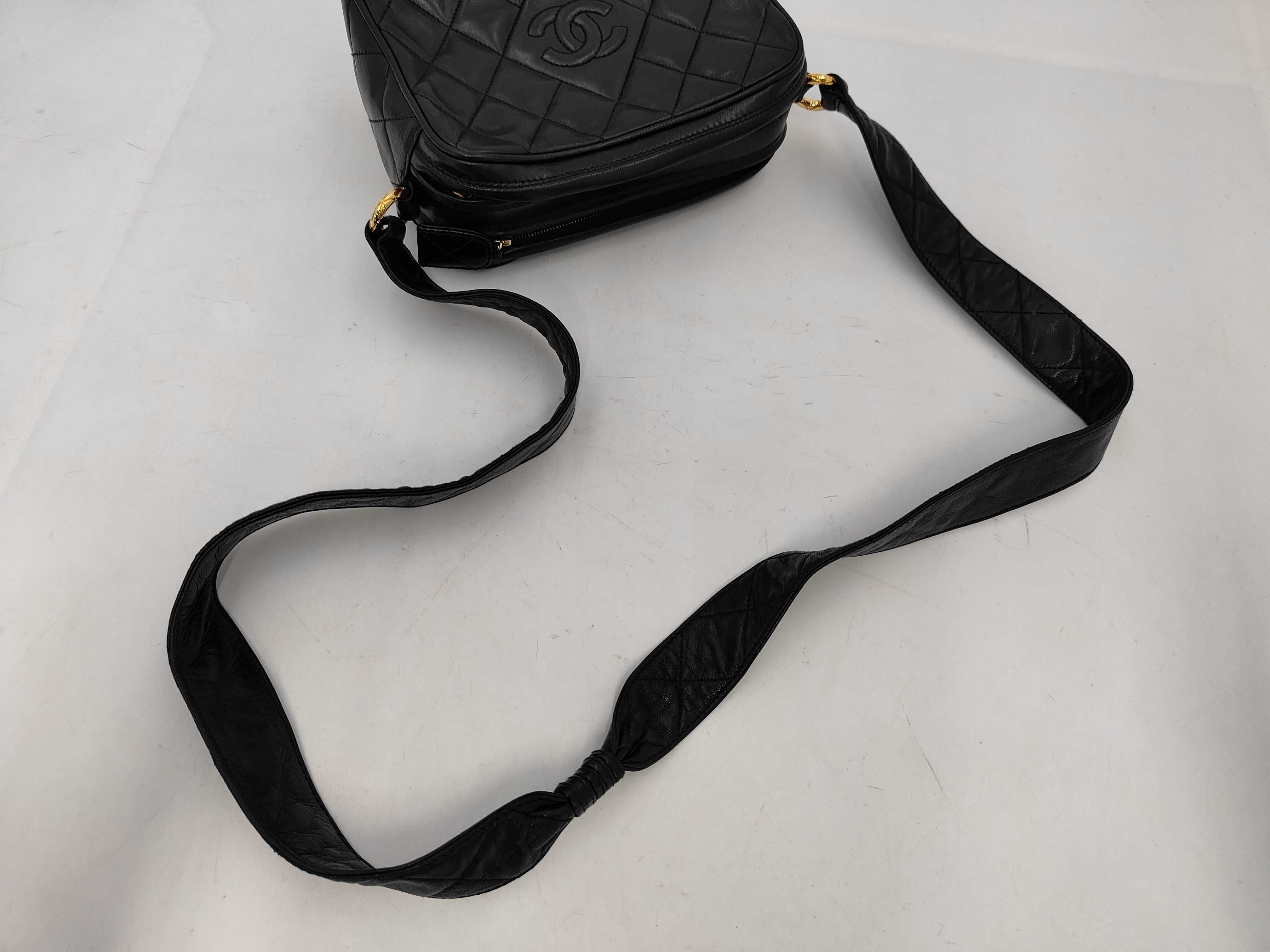 Matelassé Classic Small Camera Bag, Lambskin, Black, 2663874, Seal Boutique Seal, 18x13x7cm, Shoulder strap approx. 110cm, Bag — view 3