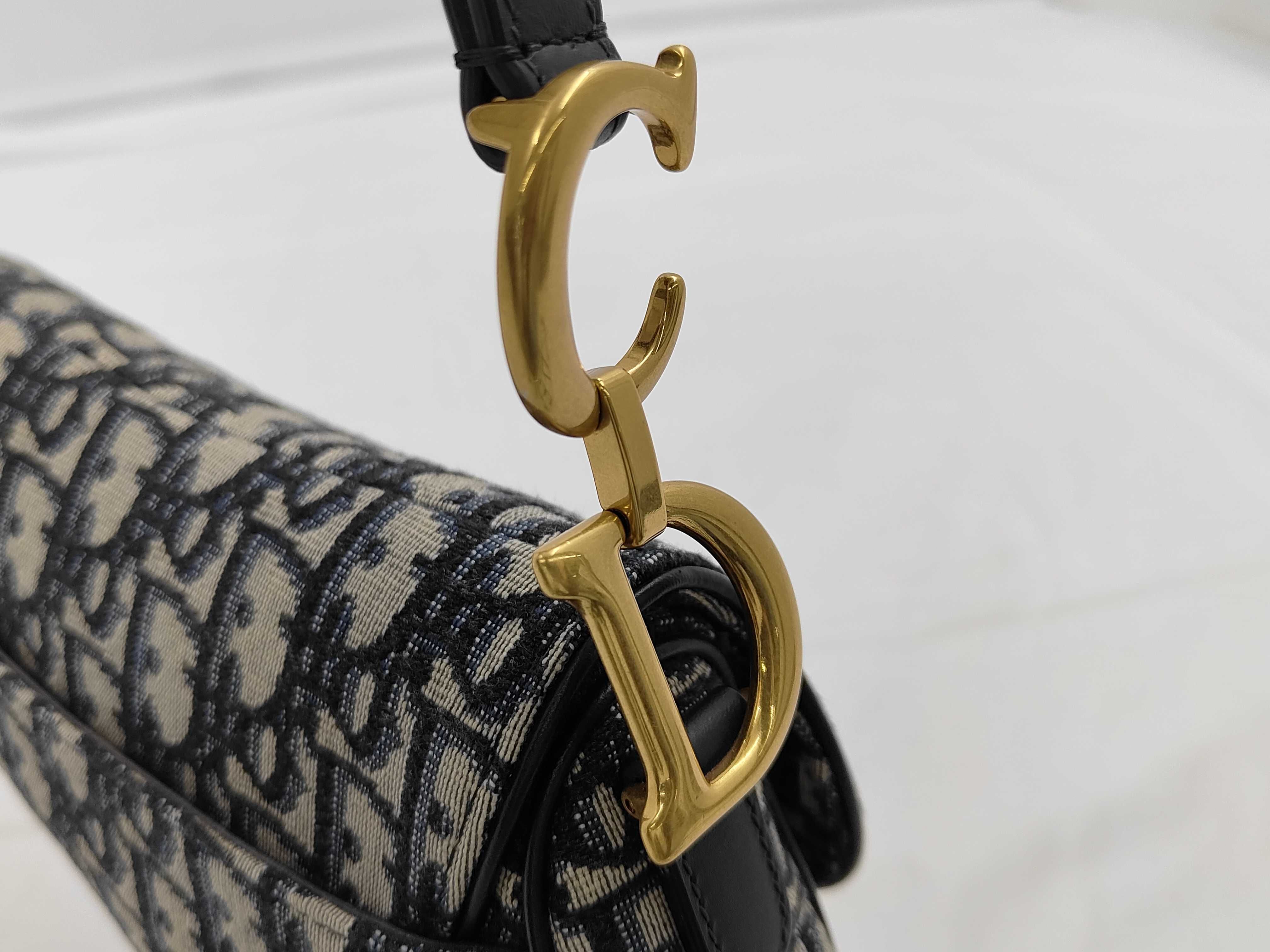 Saddle Bag Oblique Handbag — view 4