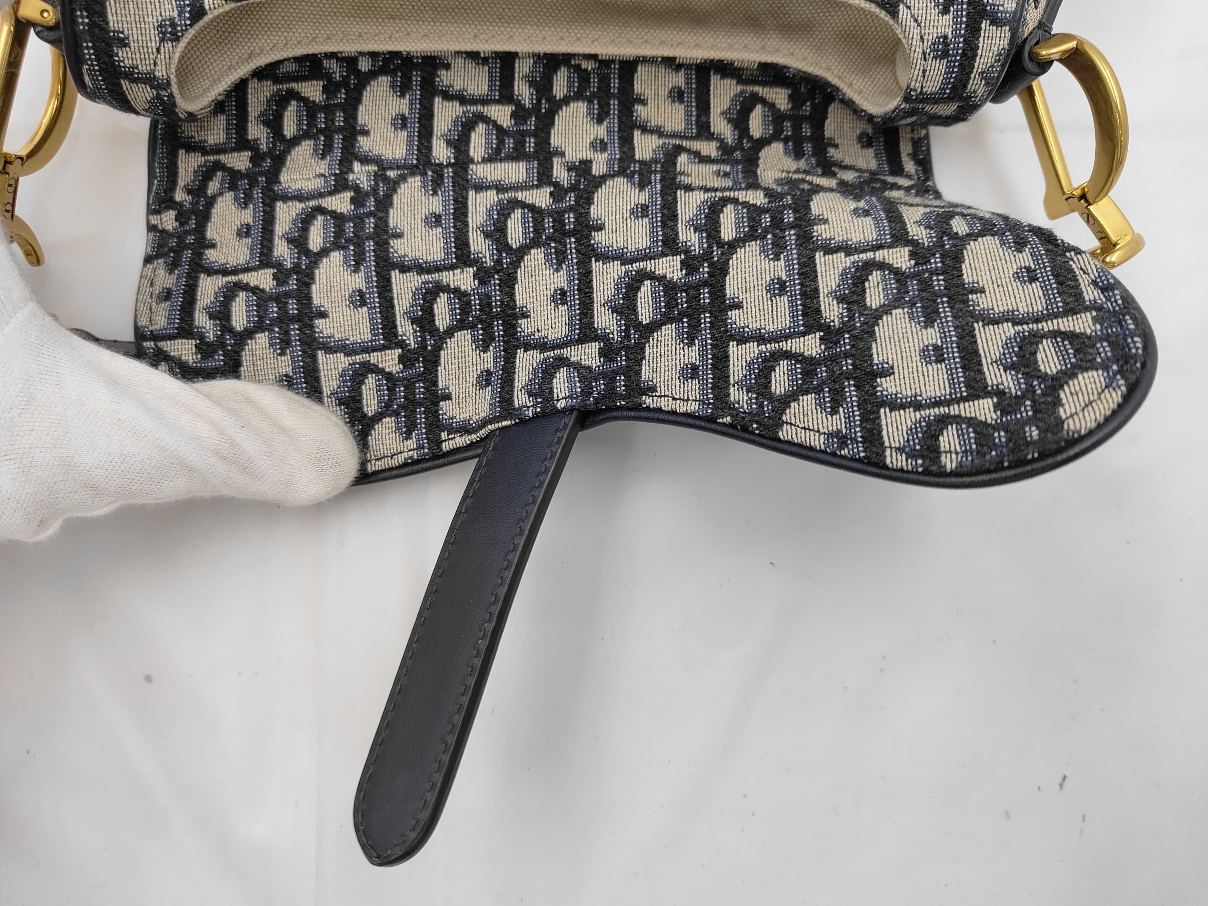 Saddle Bag Oblique Handbag — view 7