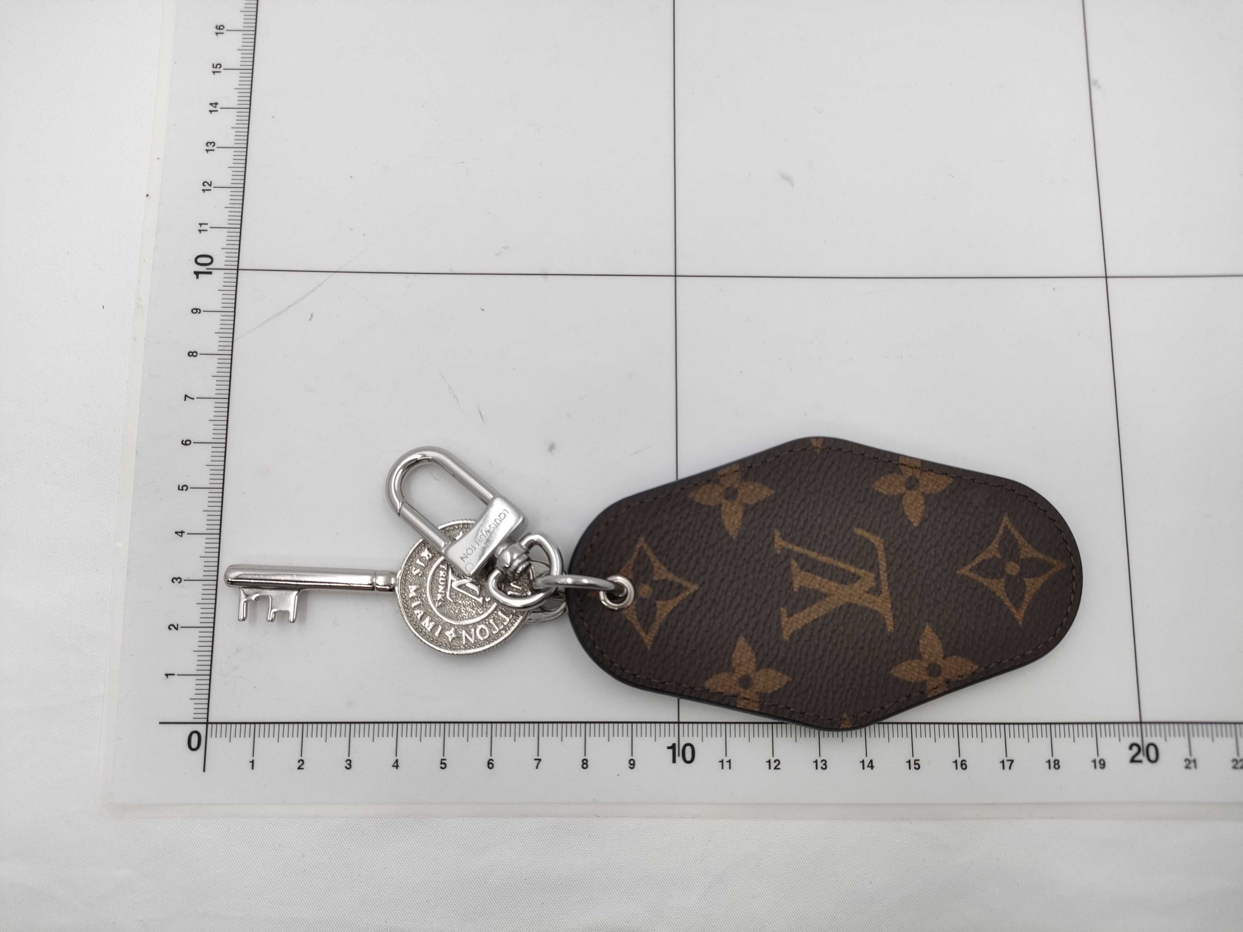 M02700 Keyring Keychain Key Case — view 2