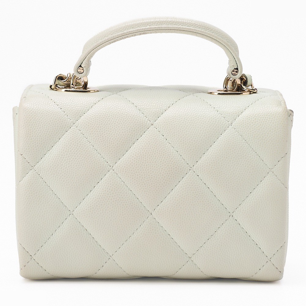 Caviar leather matelassé 2-way handbag, green, gold hardware. — view 2