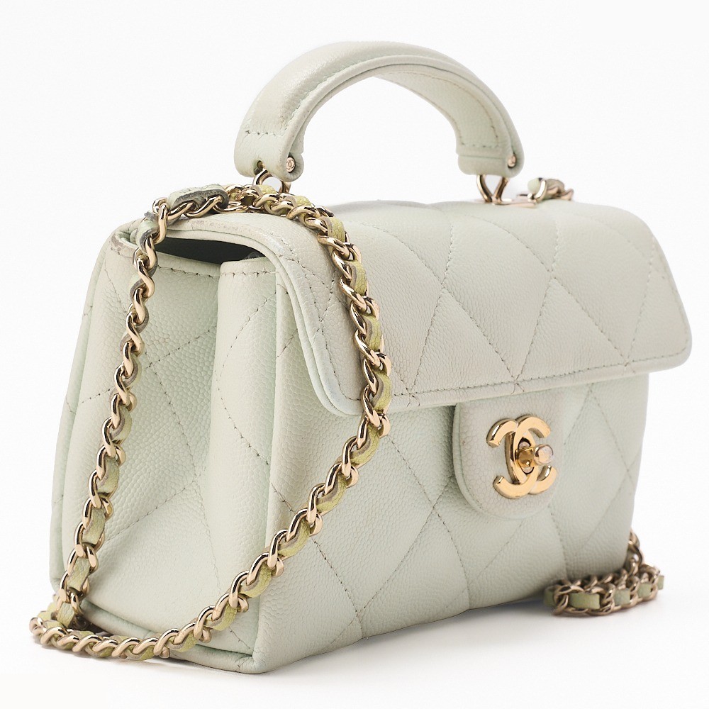 Caviar leather matelassé 2-way handbag, green, gold hardware. — view 4